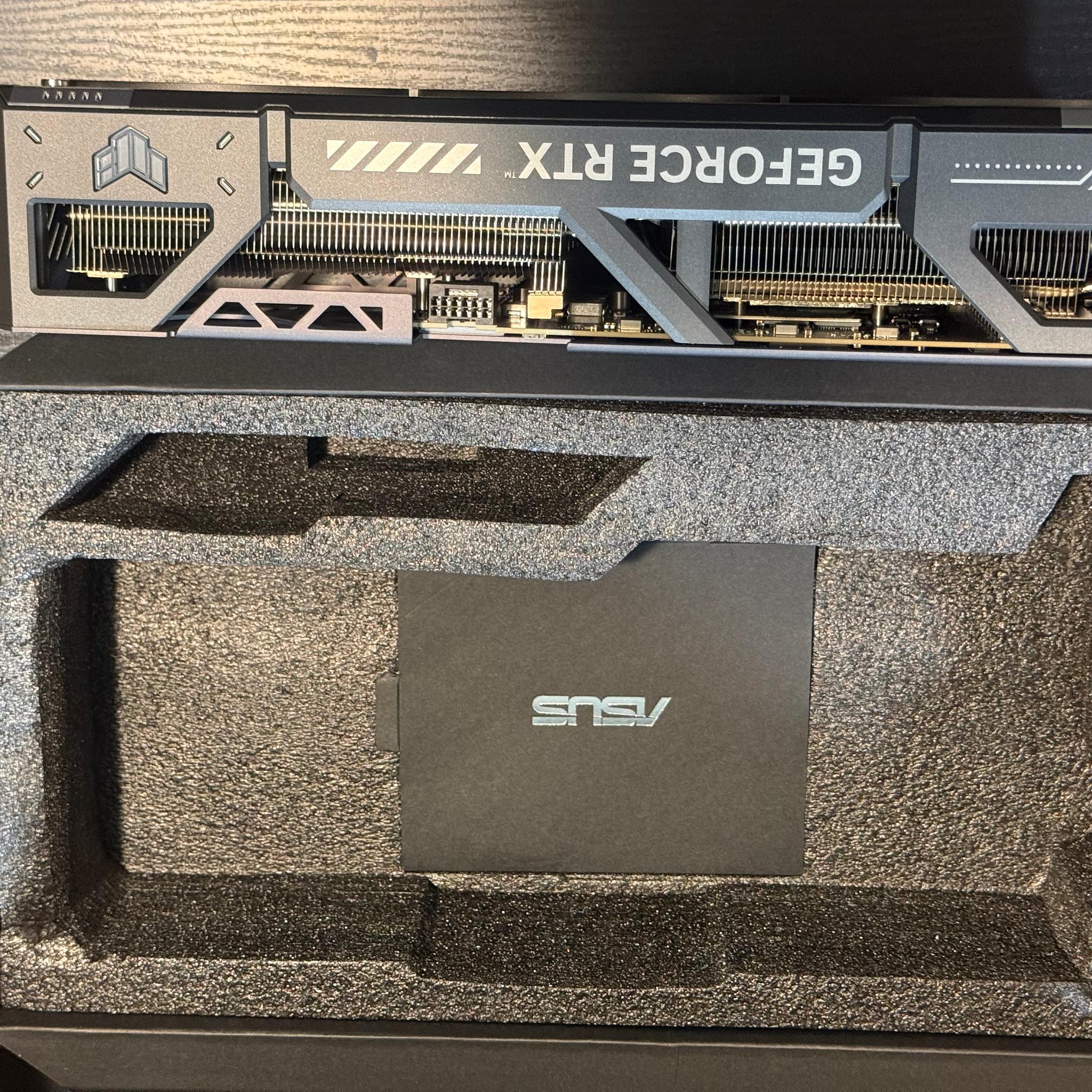 ASUS TUF Gaming GeForce RTX 5080 16GB GDDR7 OC Edition