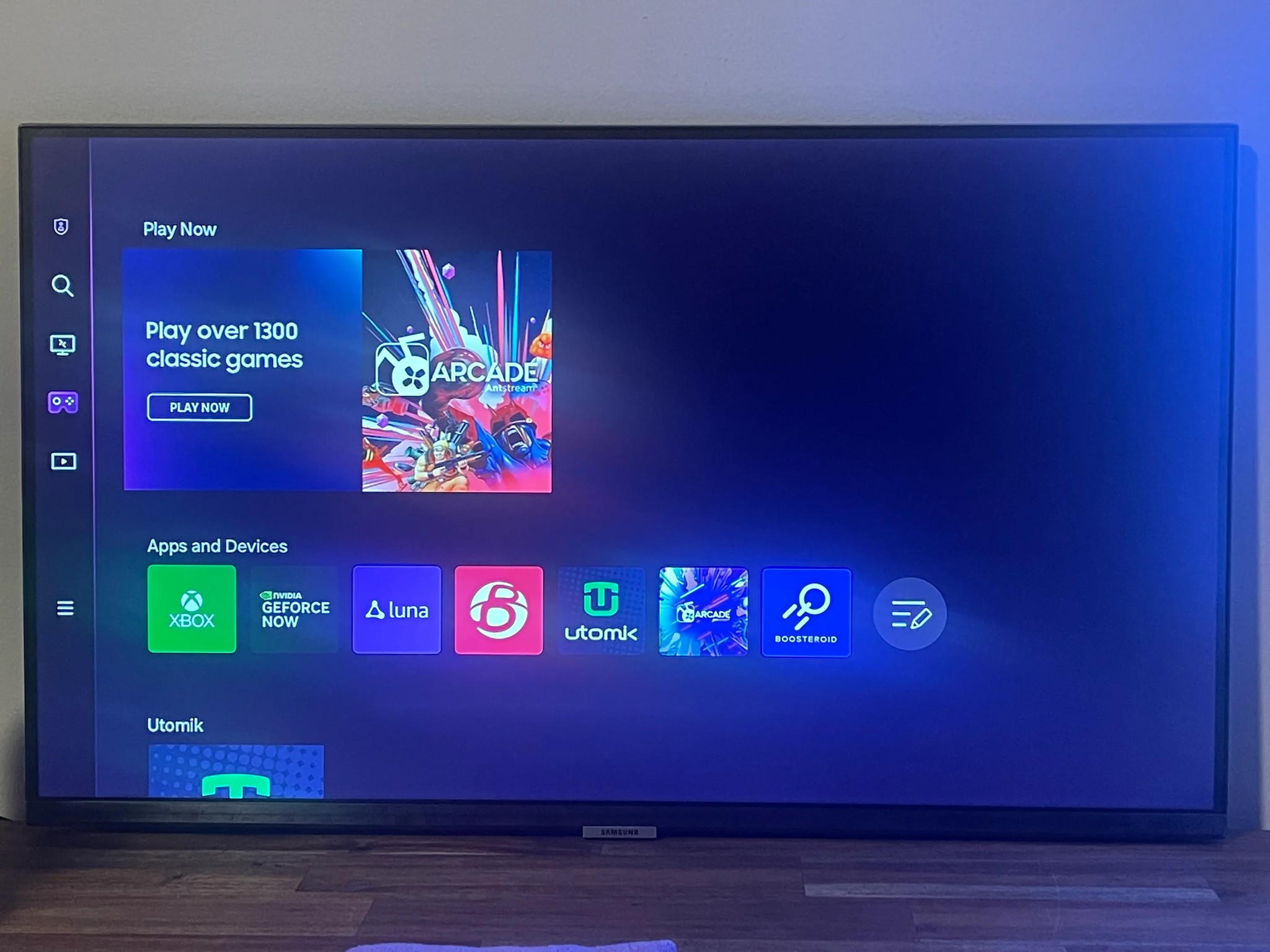 Samsung 32" 1080p 60Hz Smart Monitor w/Streaming TV