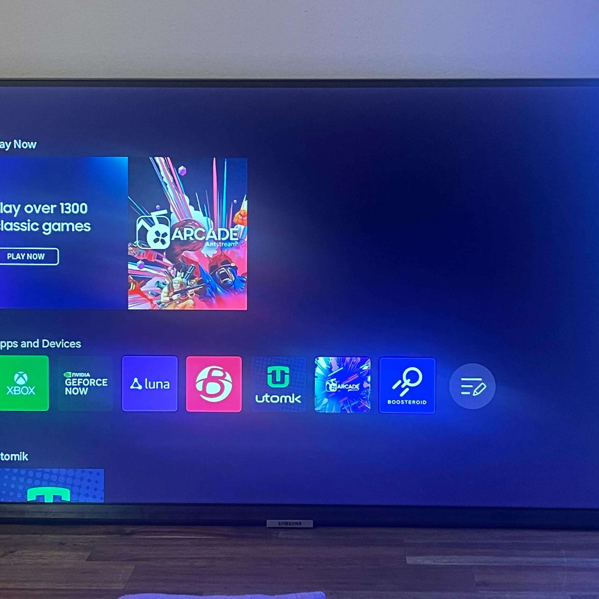 Samsung 32" 1080p 60Hz Smart Monitor w/Streaming TV