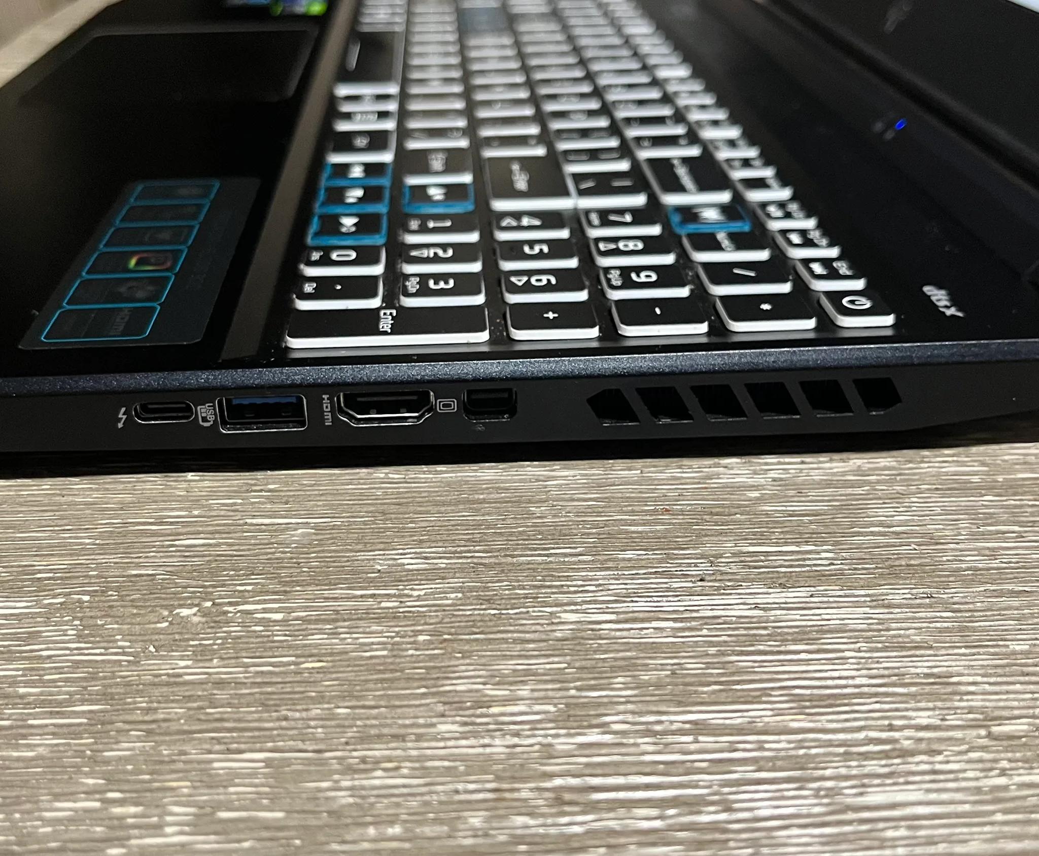 Acer RTX 3060 i7 11800 Laptop -1080p 144Hz 3ms 16GB RAM - 512GB SSD+1 TB SSD