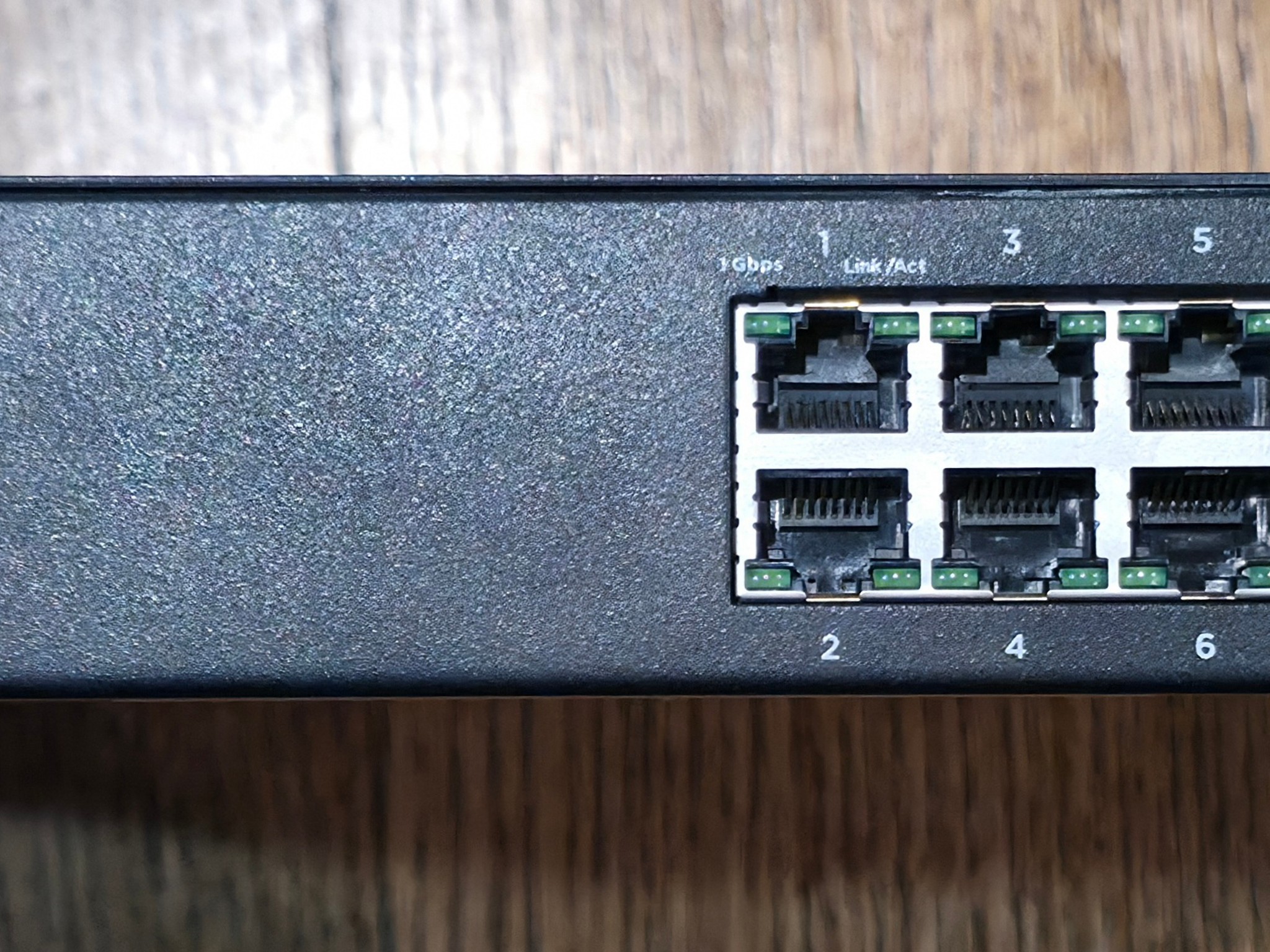 ARAKNIS  AN-310-SW-R-16-POE