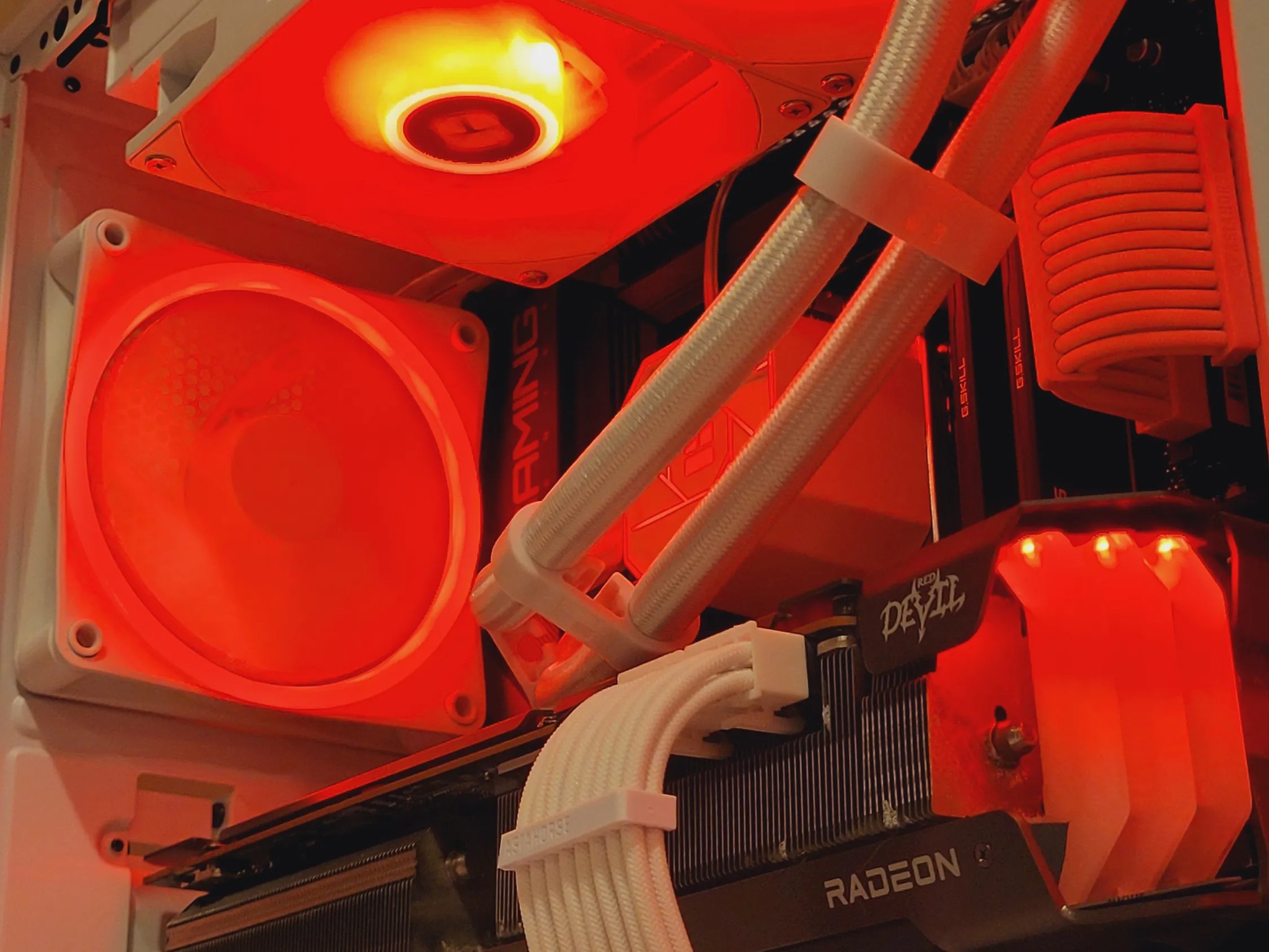 Gaming PC | Ryzen 7 7700X | RX 6800XT 16GB | 32GB DDR5 | 1TB nVME SSD | 1440p White Gaming PC RGB