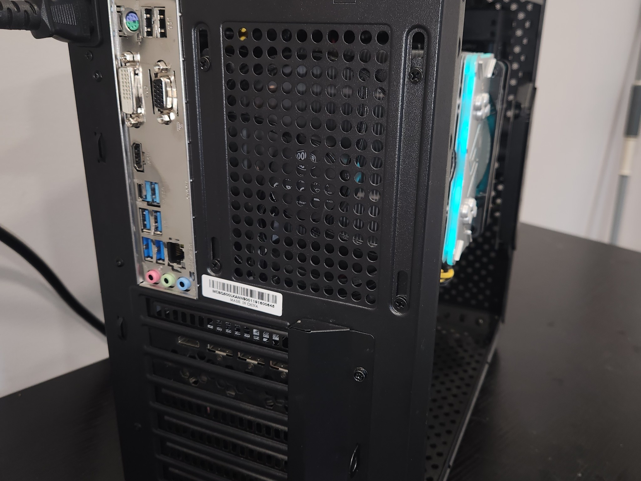 RTX 3060 12 GB Gaming/ streaming mid range gaming pc!