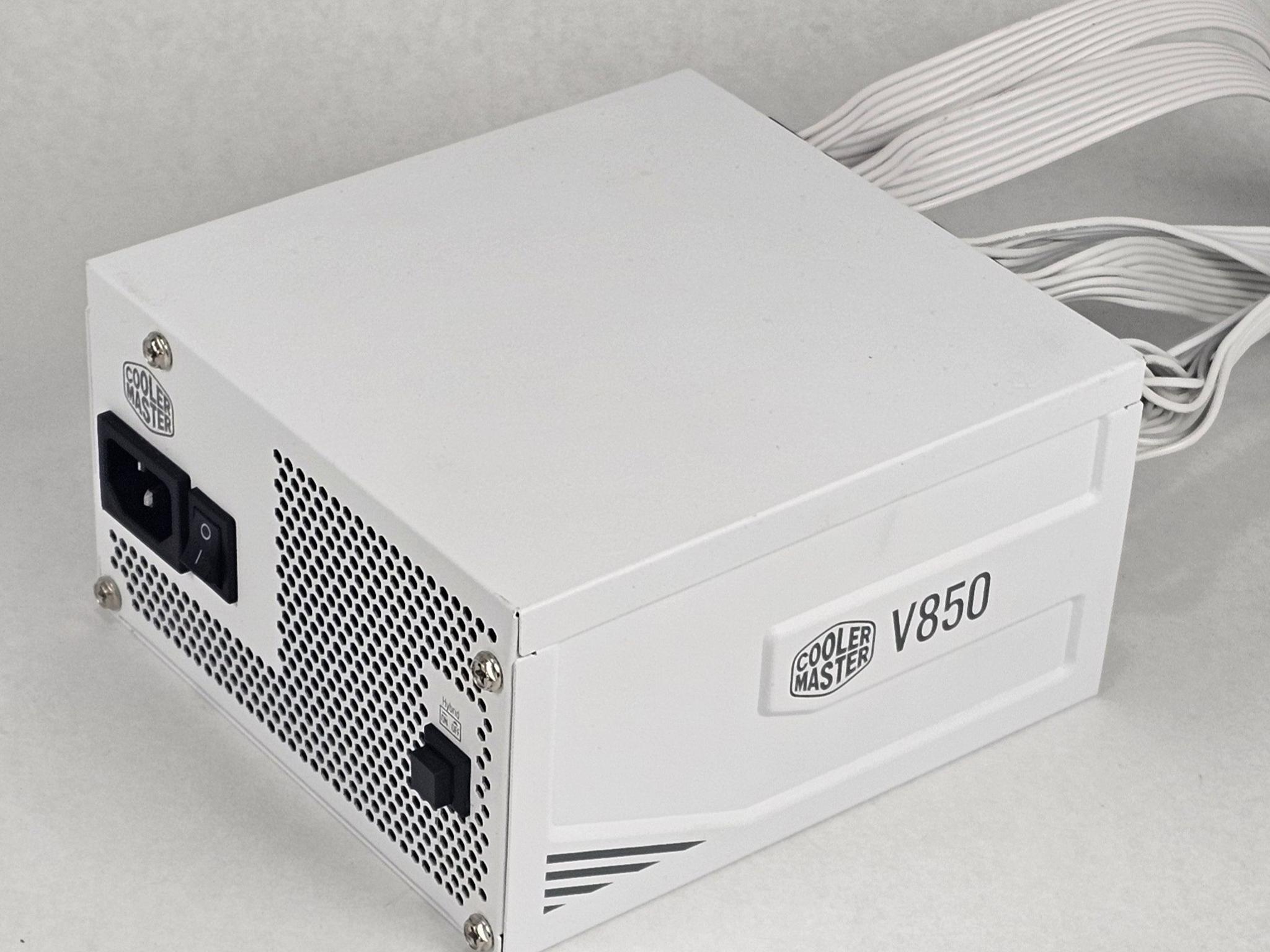 White 850 Watt PSU Cooler Master V850 Power Supply