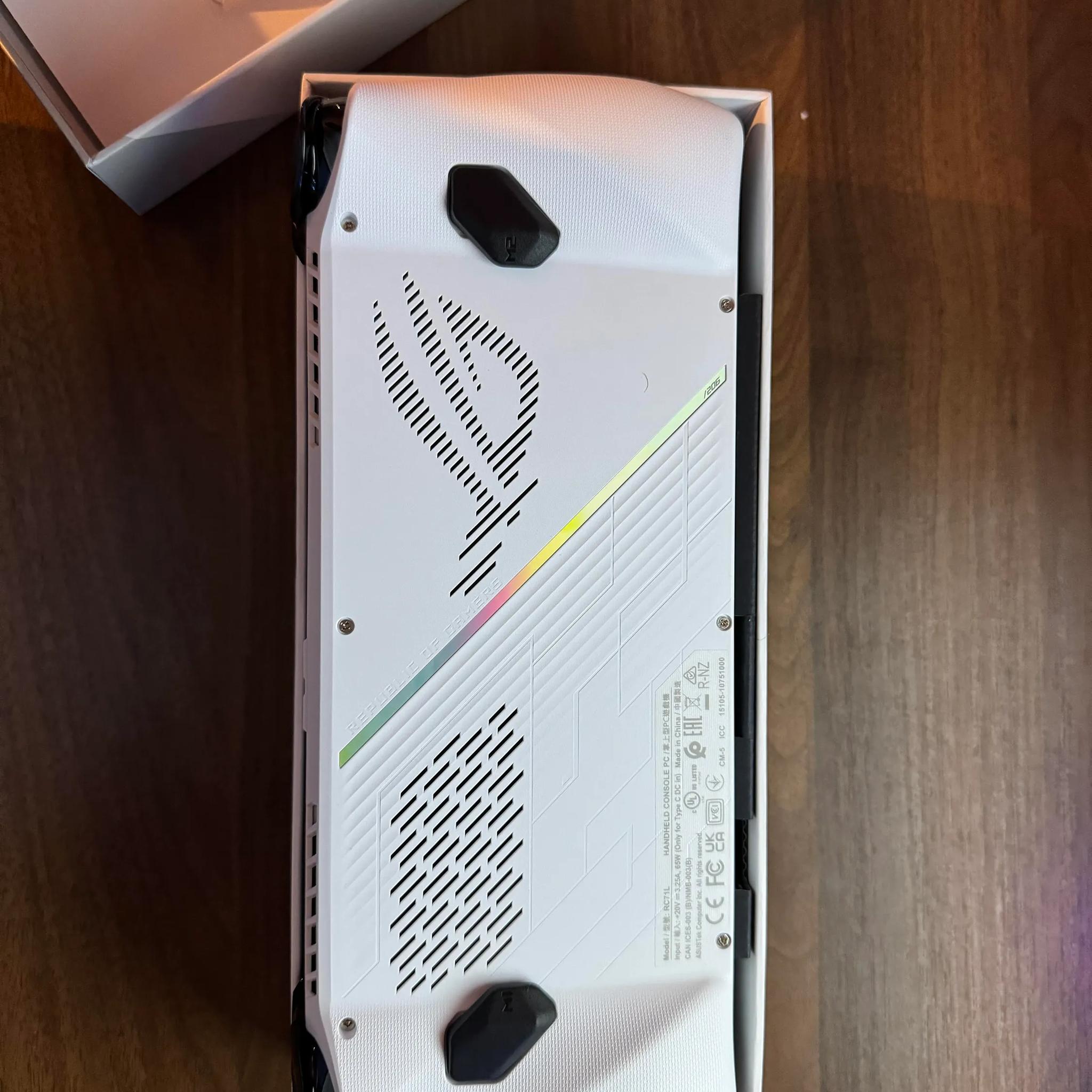 ASUS ROG Ally - AMD Z1 Extreme Processor - 512GB - White