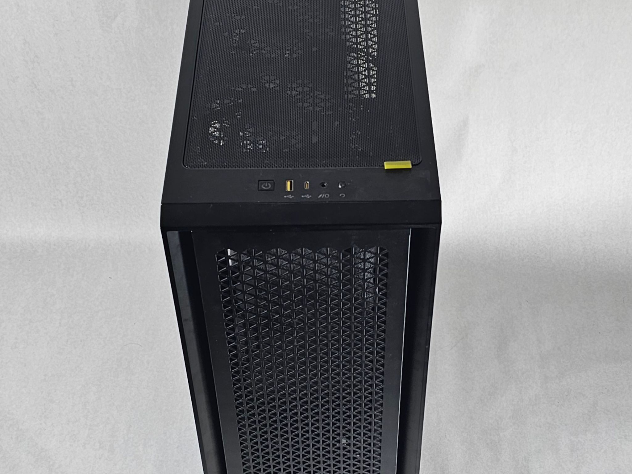 Corsair PC Case with Tempered Glass and Front Mesh