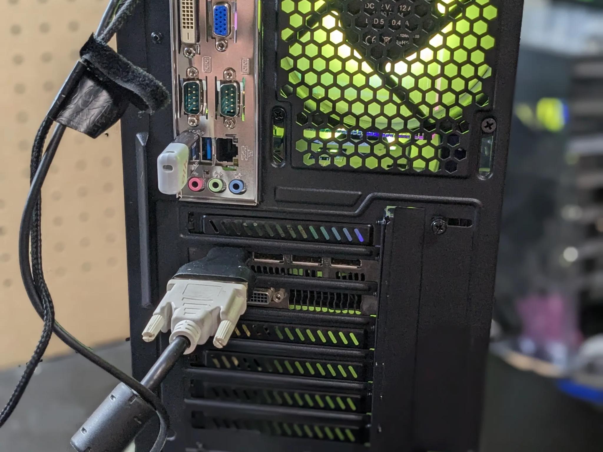 100 FPS Fortnite | 180 Day Warranty | Xeon (same as i7), 16GB RAM, 480GB SSD, RX 580, Win10, Wifi