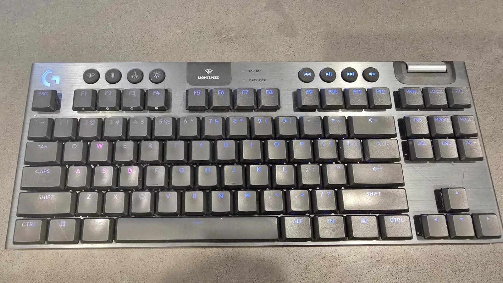 Logitech G915 x Lightspeed TKL Linear Keyboard