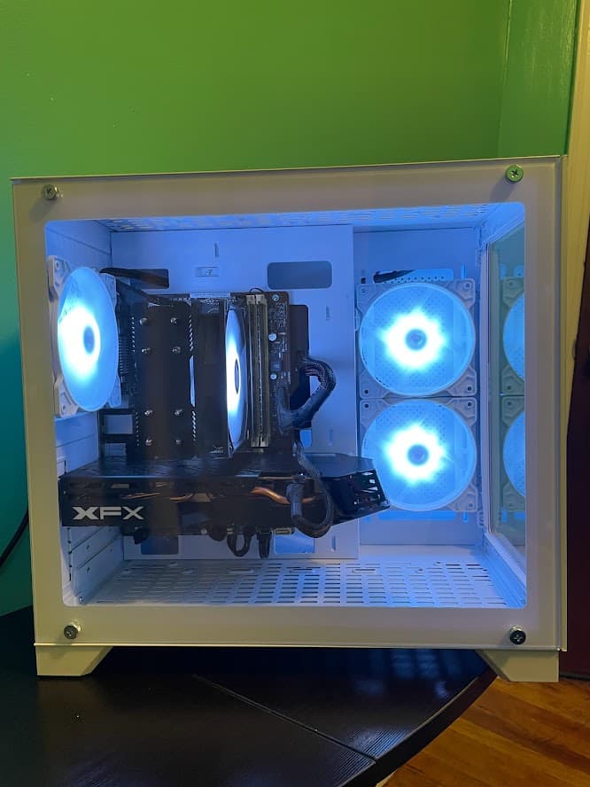 CLEAN White Gaming PC| Intel i5 / Amd RX580 / 8GB / 500GB SSD Win 10 Pro WiFi