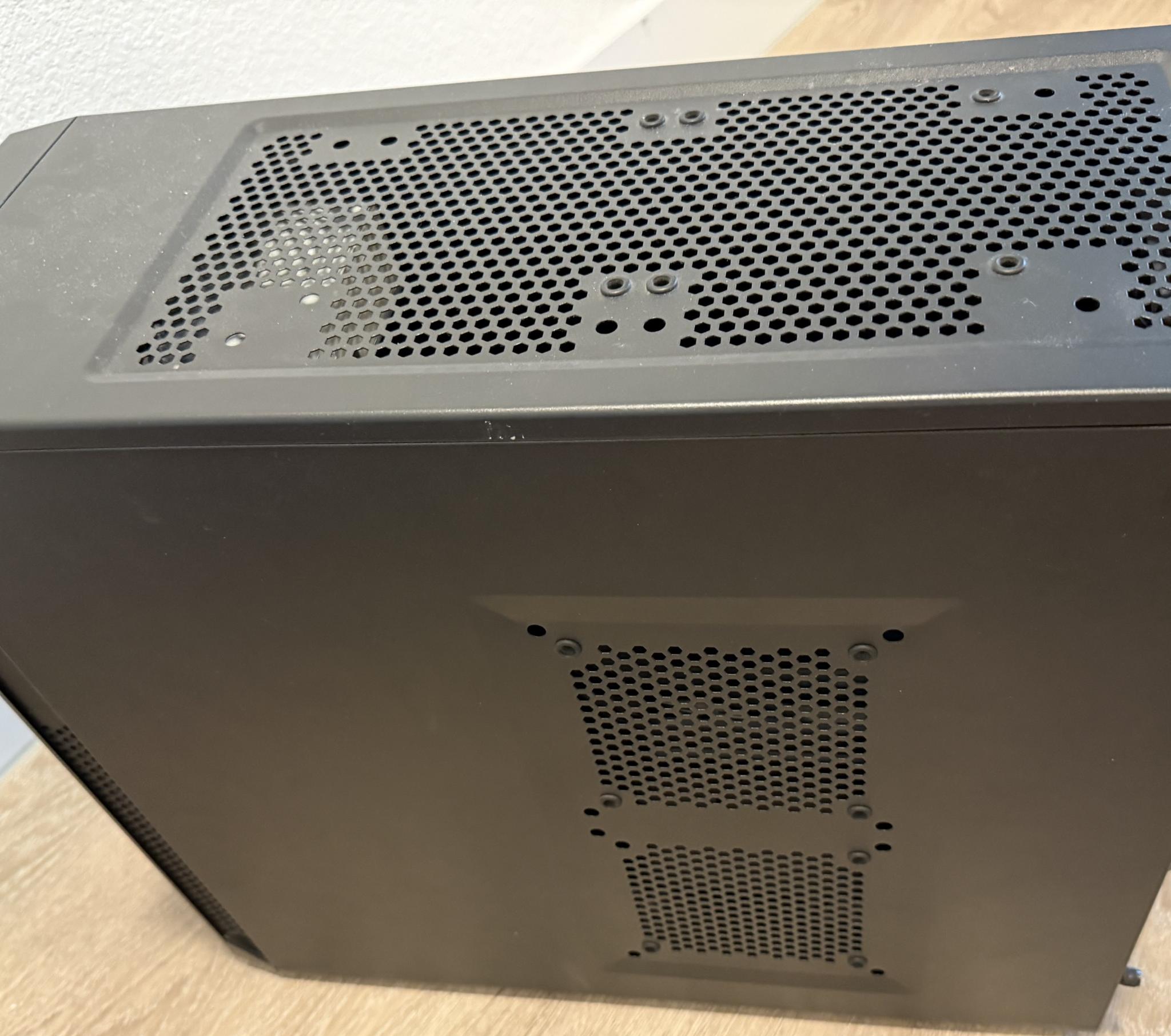 Corsair Carbide Series 200R ATX Mid Tower; Original Case Fans; Asus DRW-24B1ST/BLK/B/AS DVD/CD