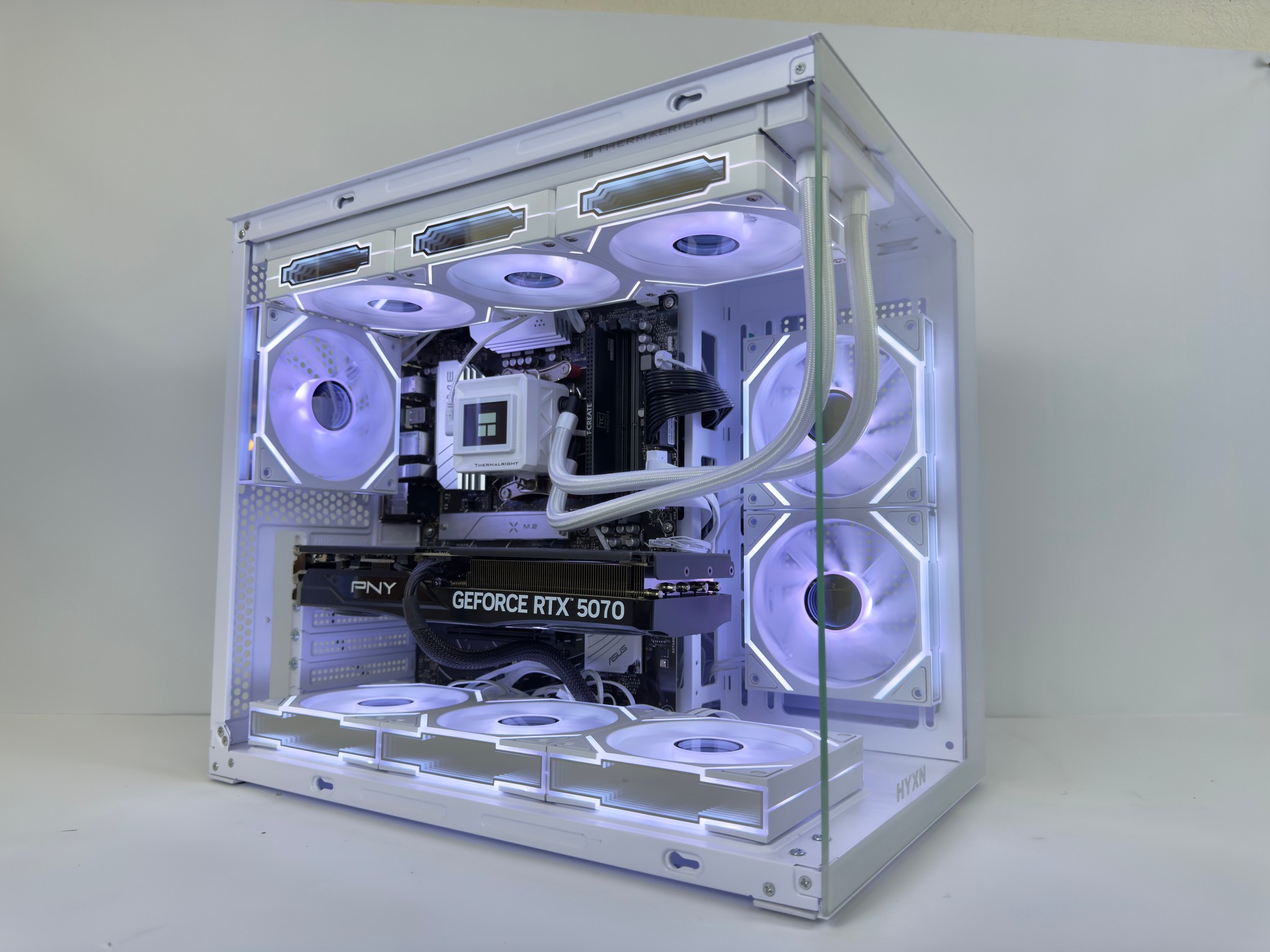🧊 Custom Gaming PC // Ryzen 7 7800X3D, RTX 5070, 32GB DDR5 RAM, 1TB NVMe SSD, WiFi & Bluetooth 🧊