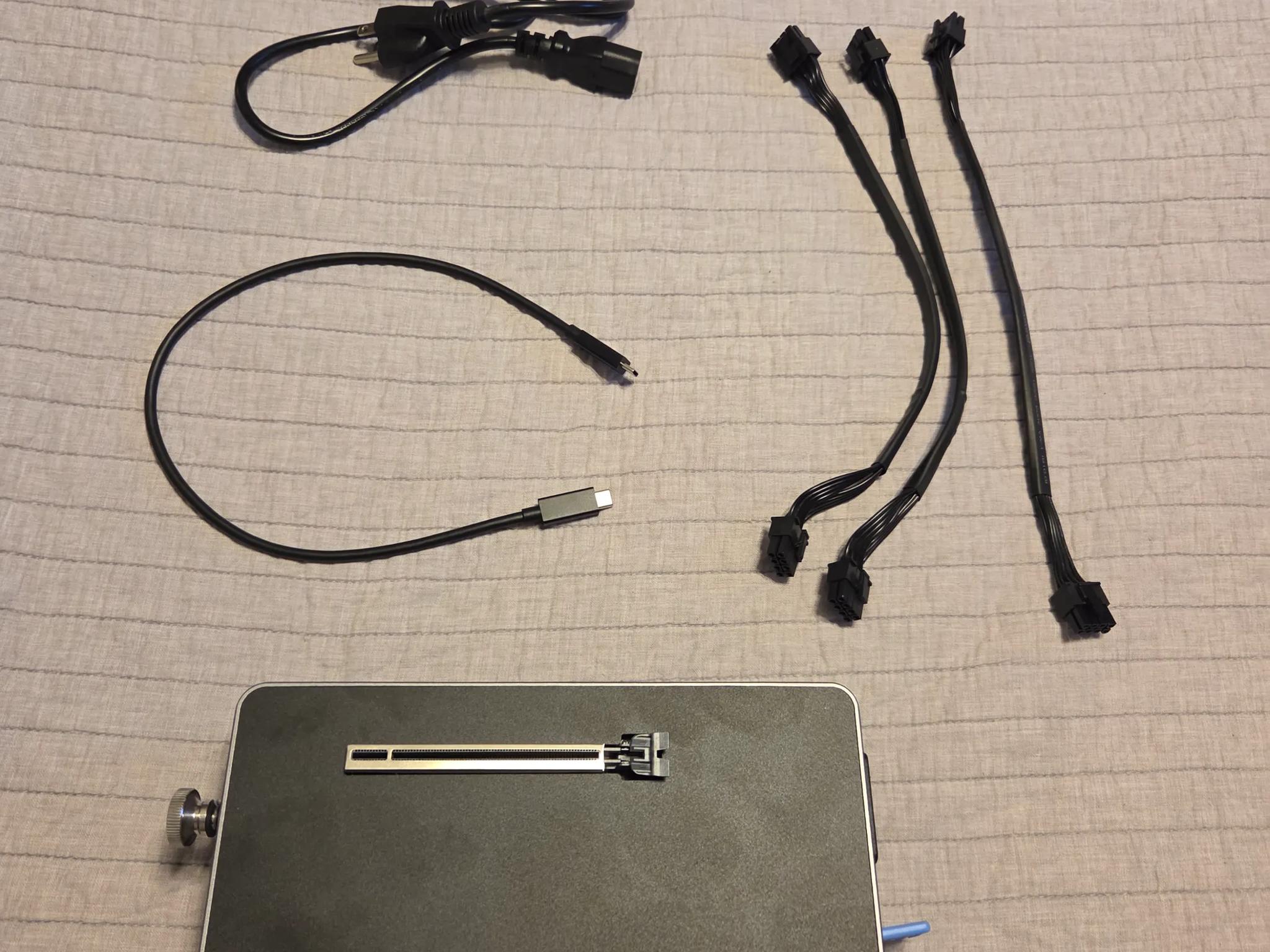 AOOSTAR EGPU AG02 500w | Silver & Black | Used Like New