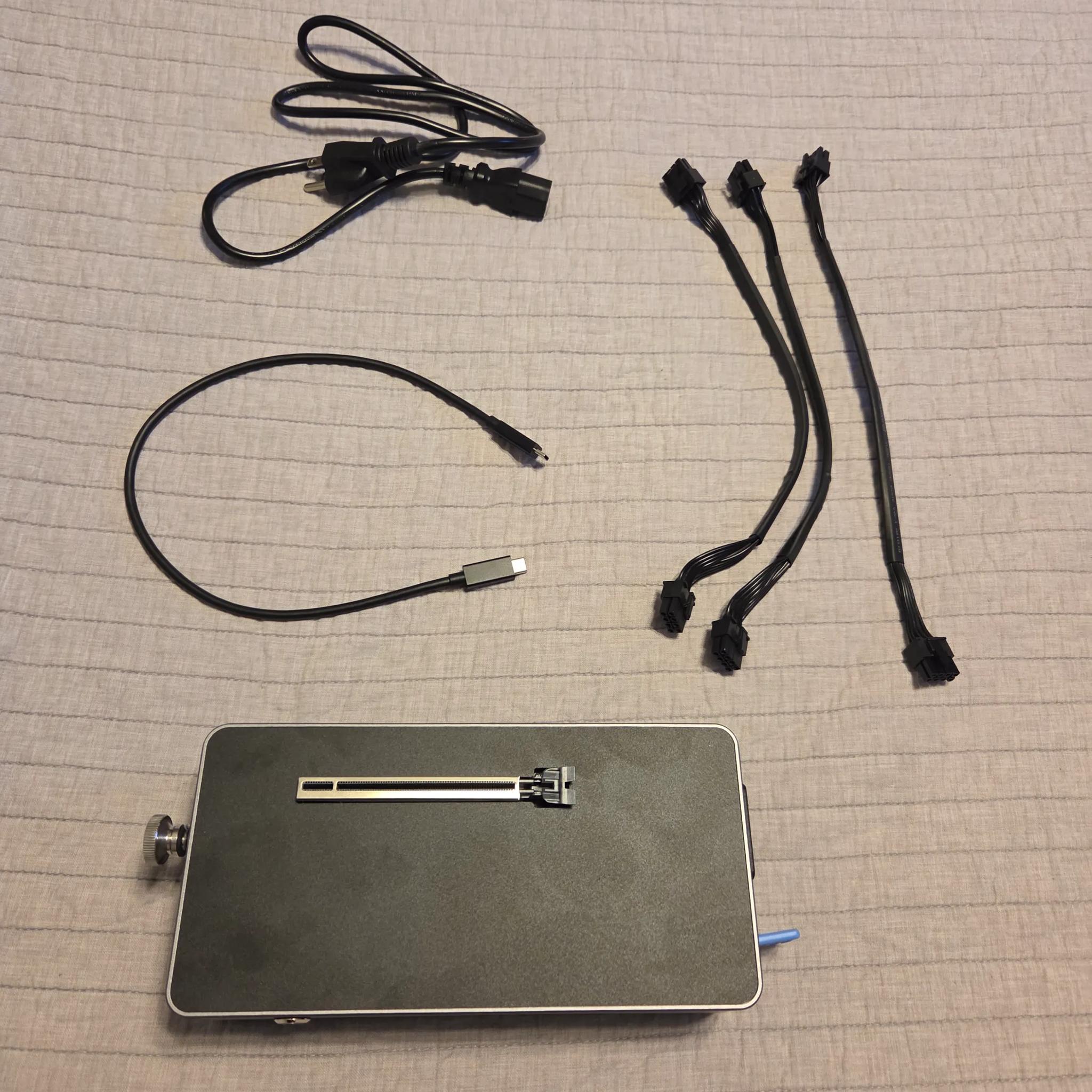 AOOSTAR EGPU AG02 500w | Silver & Black | Used Like New