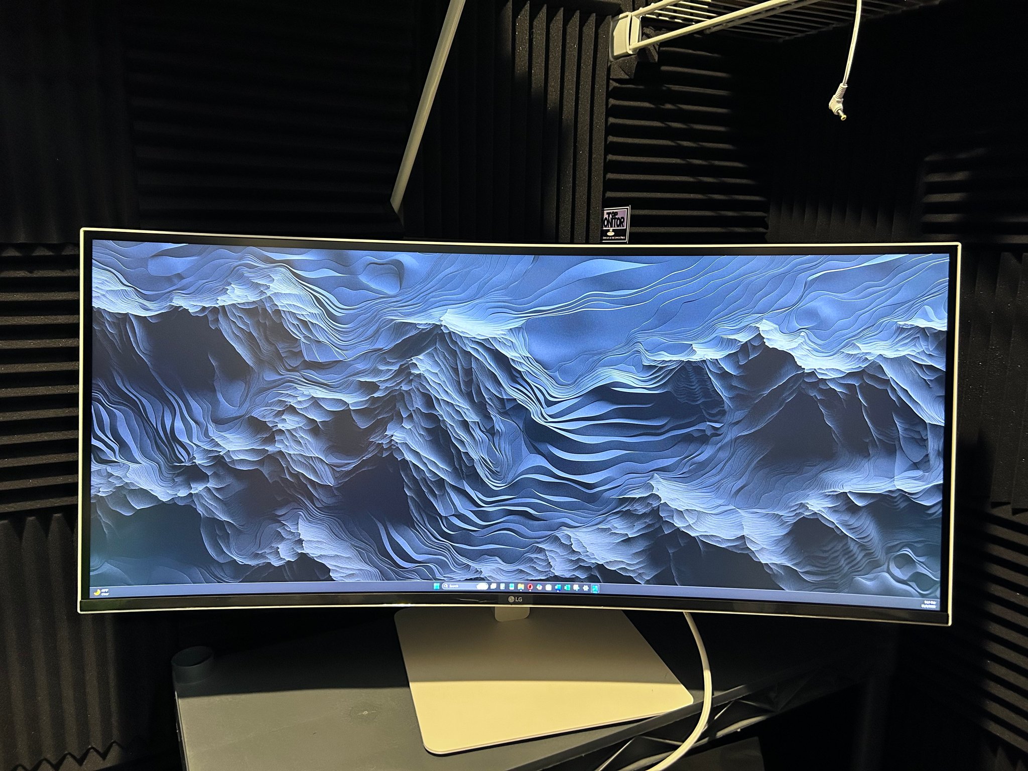 LG 38" UltraWide (3840 x 1600p) 144Hz (Nano-IPS) (21:9) Curved Screen Monitor