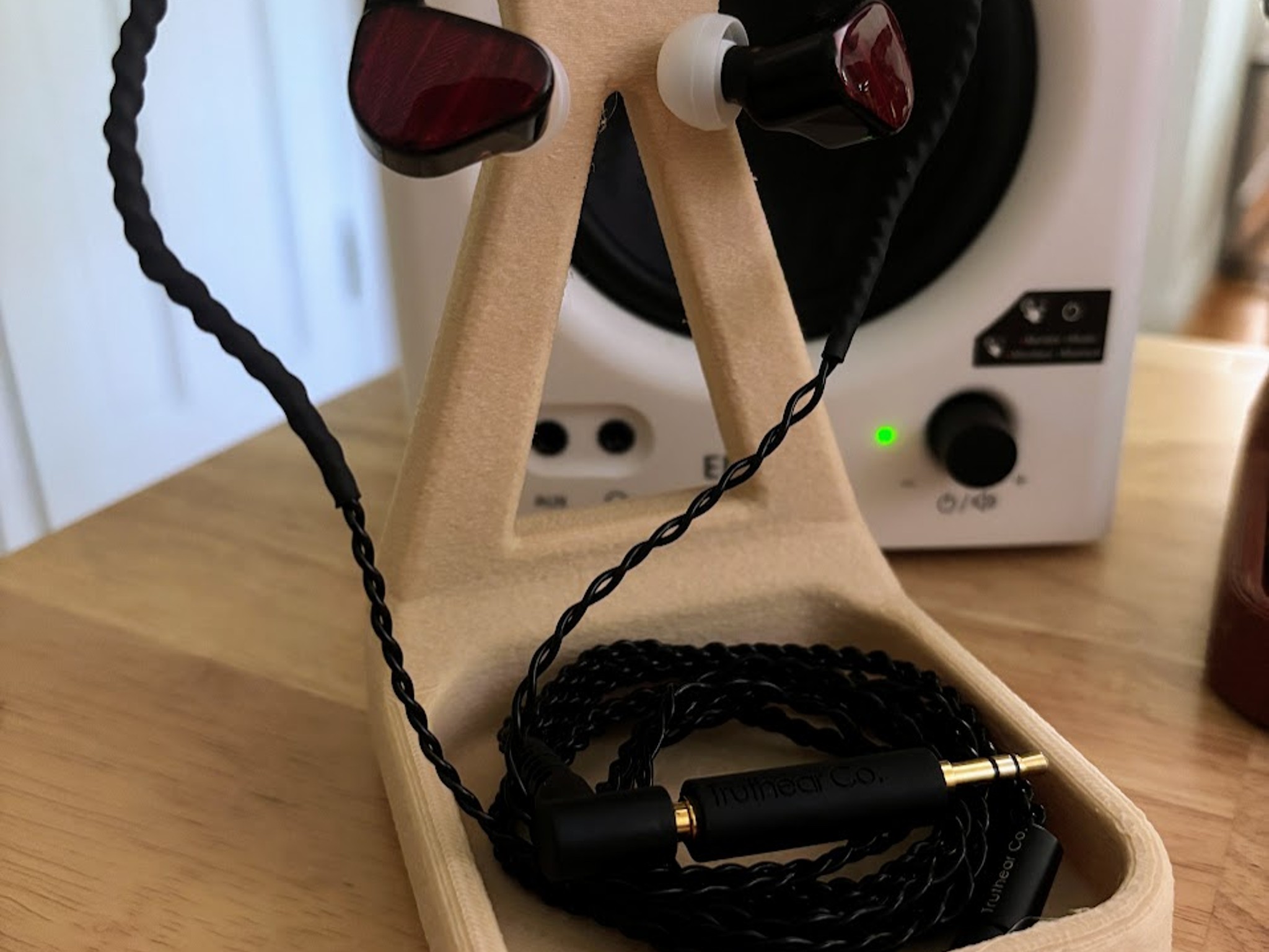 Minimalist Wood PLA IEM Display Stand, Audiophile Earphone Holder (3D Printed)