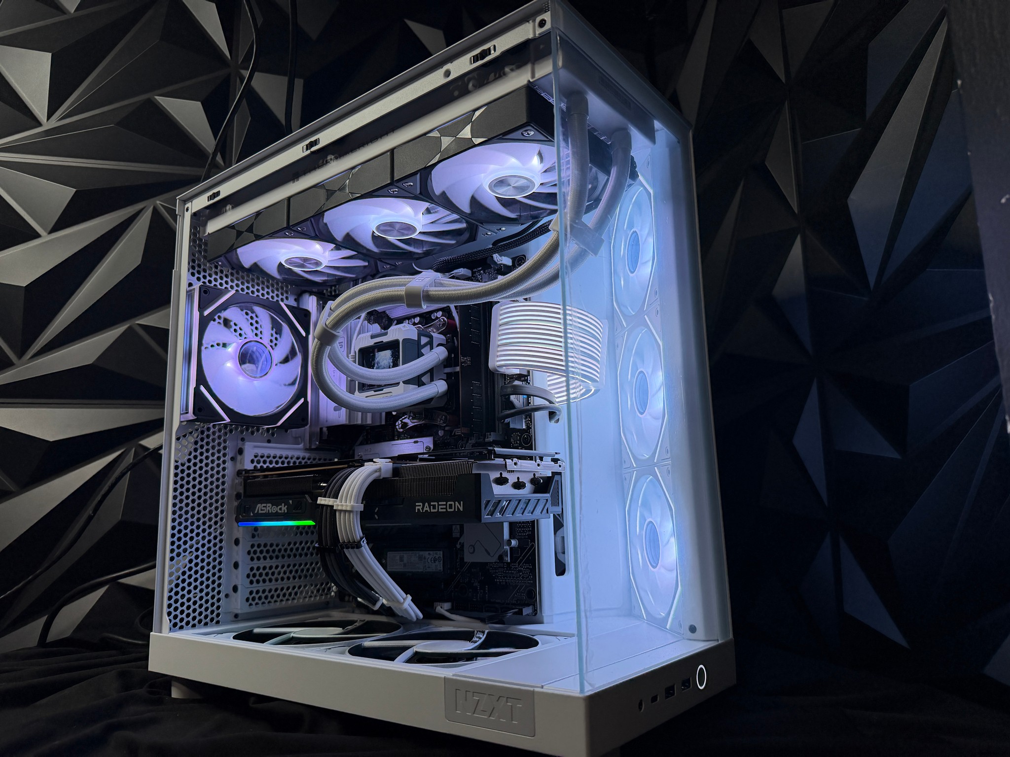 🖤❄️ BLACK ICE ❄️🖤Ryzen 9 7900X| RX 9070 | 4.5 TB NVMe| 32 GB DDR5| 850W Gold PSU