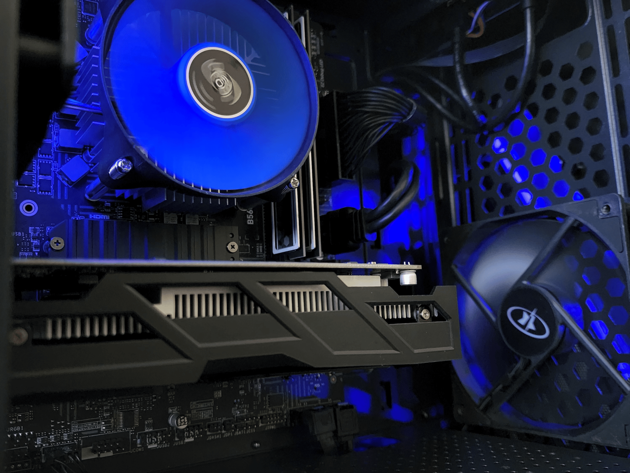 Intel Core i3 10100F // Gigabyte AMD Radeon RX 460 // SP 16GB 3200MHz