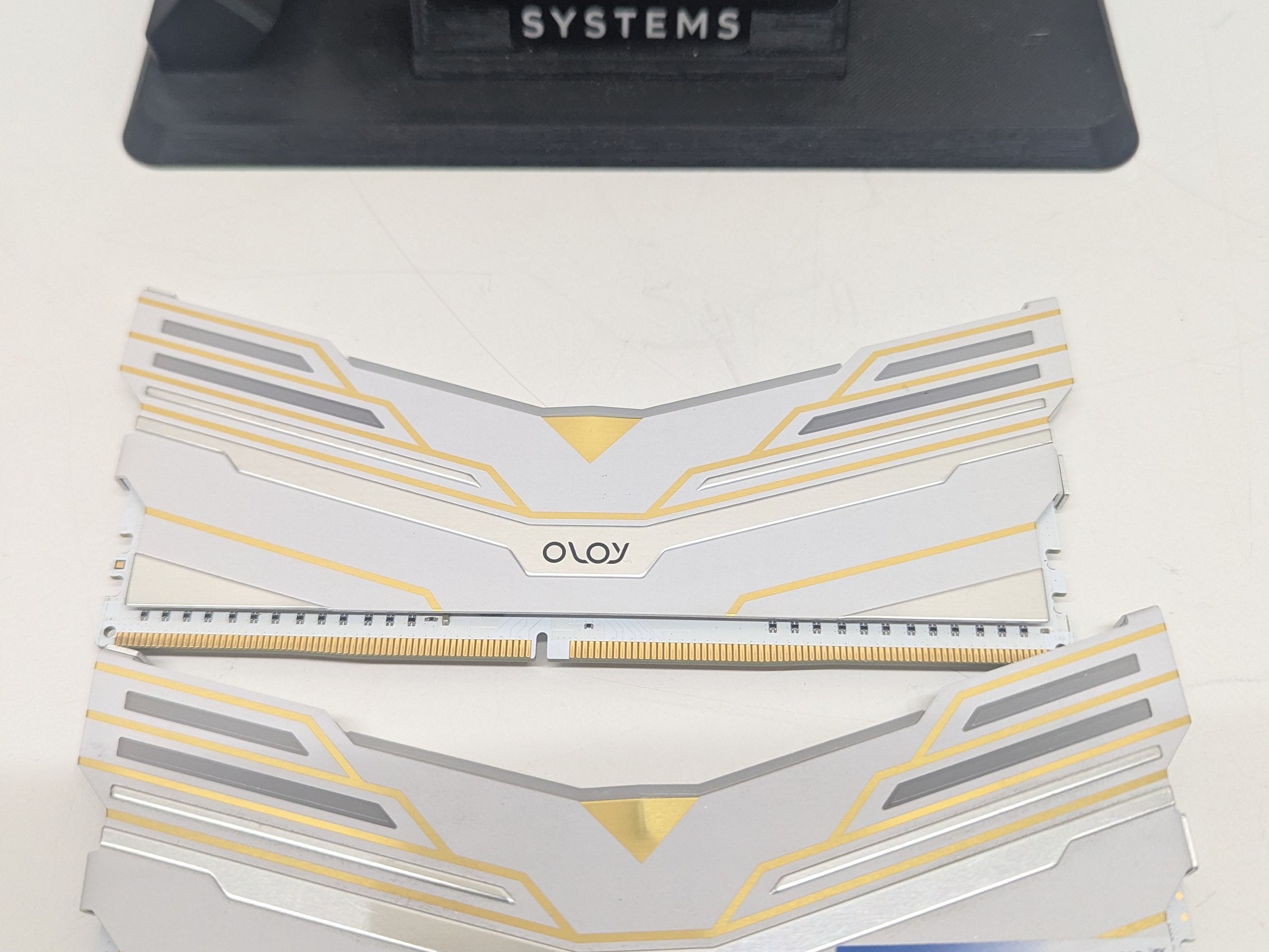 OLOy WarHawk RGB 16GB DDR4-3200 (2x8GB)