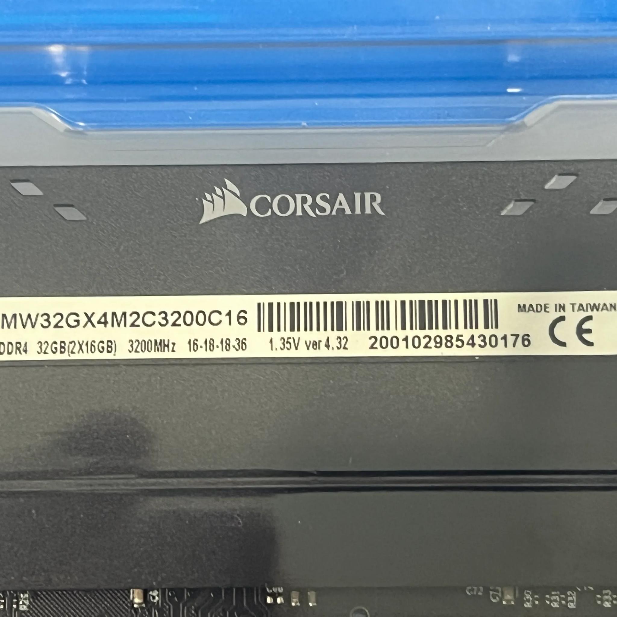 CORSAIR VENGEANCE® RGB PRO 32GB (2 x 16GB) DDR4 DRAM 3200MHz C16 Memory Kit -Black