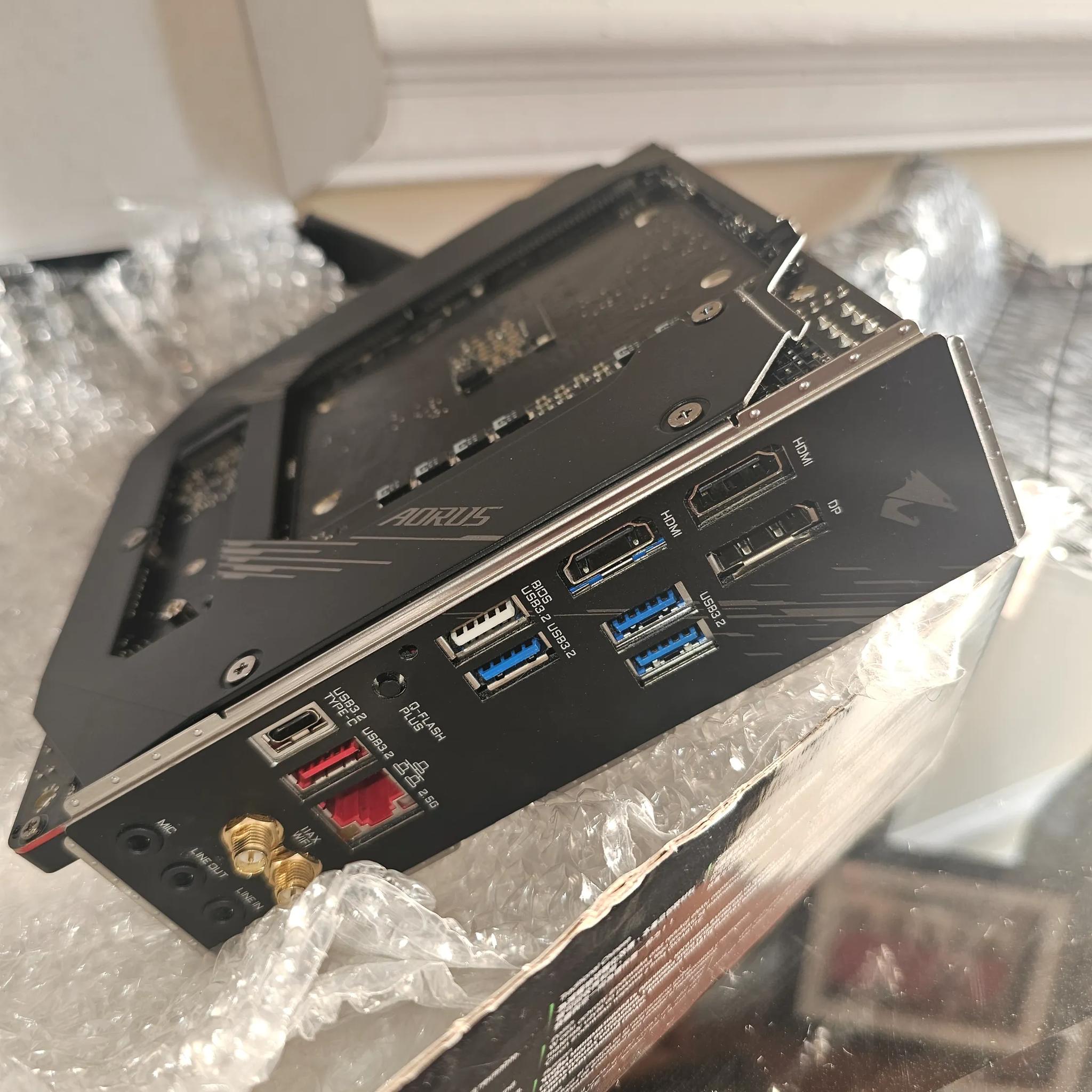 FUNCTIONAL - GIGABYTE B550I AORUS PRO AX