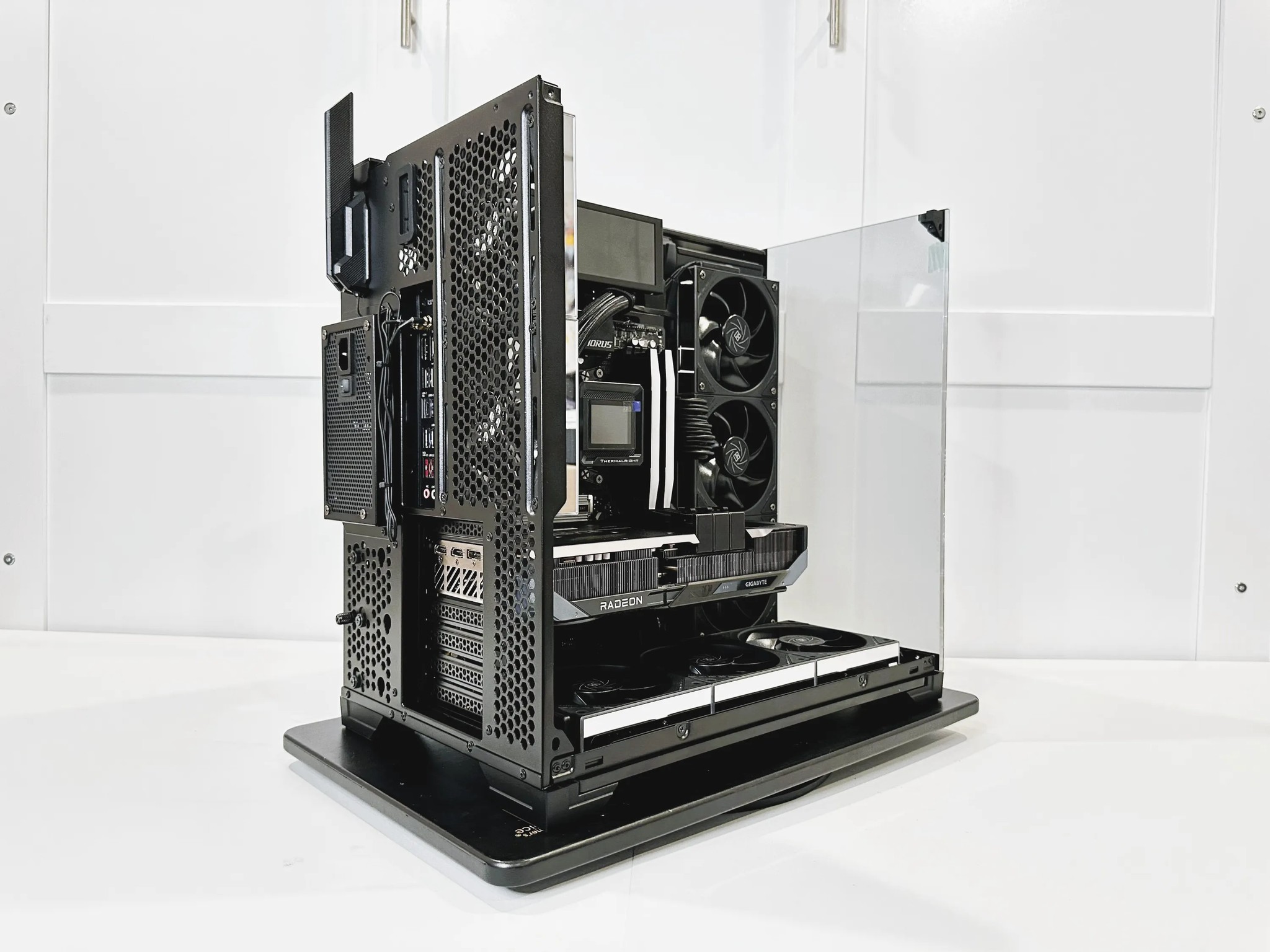 🖤New Gigabyte AMD Radeon RX 9070XT Gaming Overclocked w/ AMD Ryzen 9800X3D / 32GB RAM/ 2TB NVME🖤