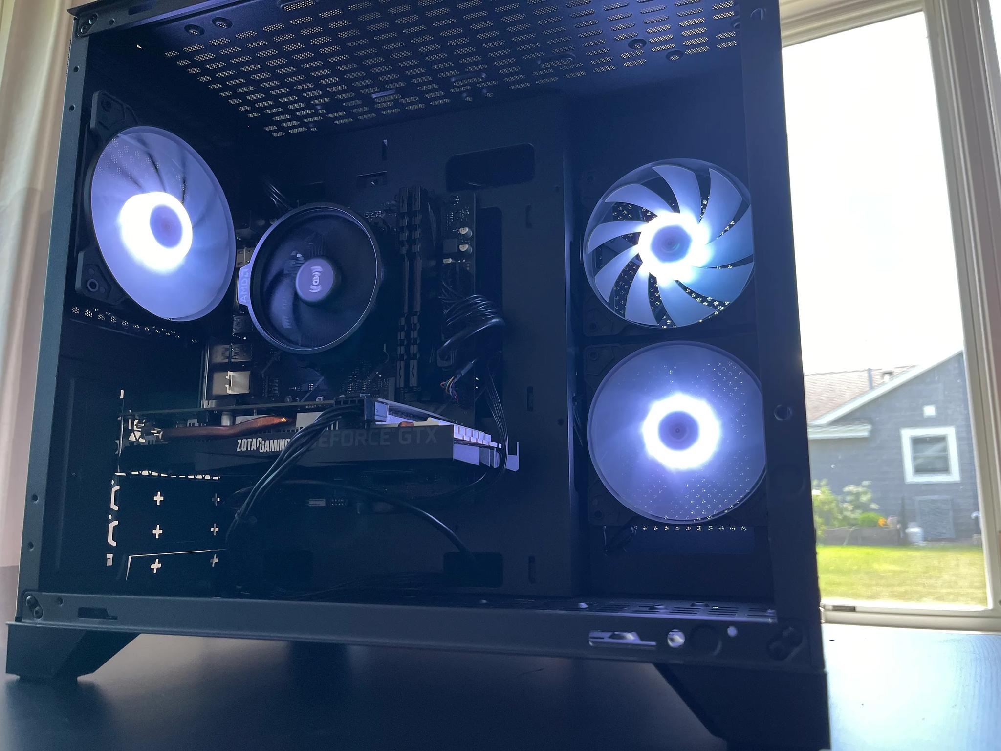 GTX 1660 Fish-Tank Gaming PC