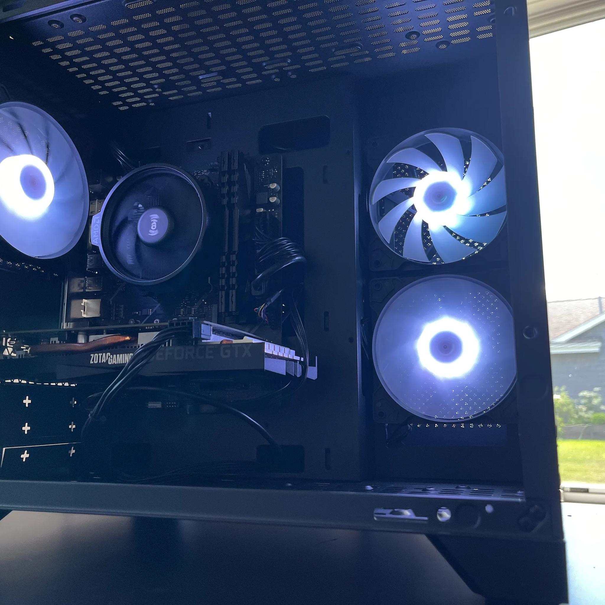 GTX 1660 Fish-Tank Gaming PC