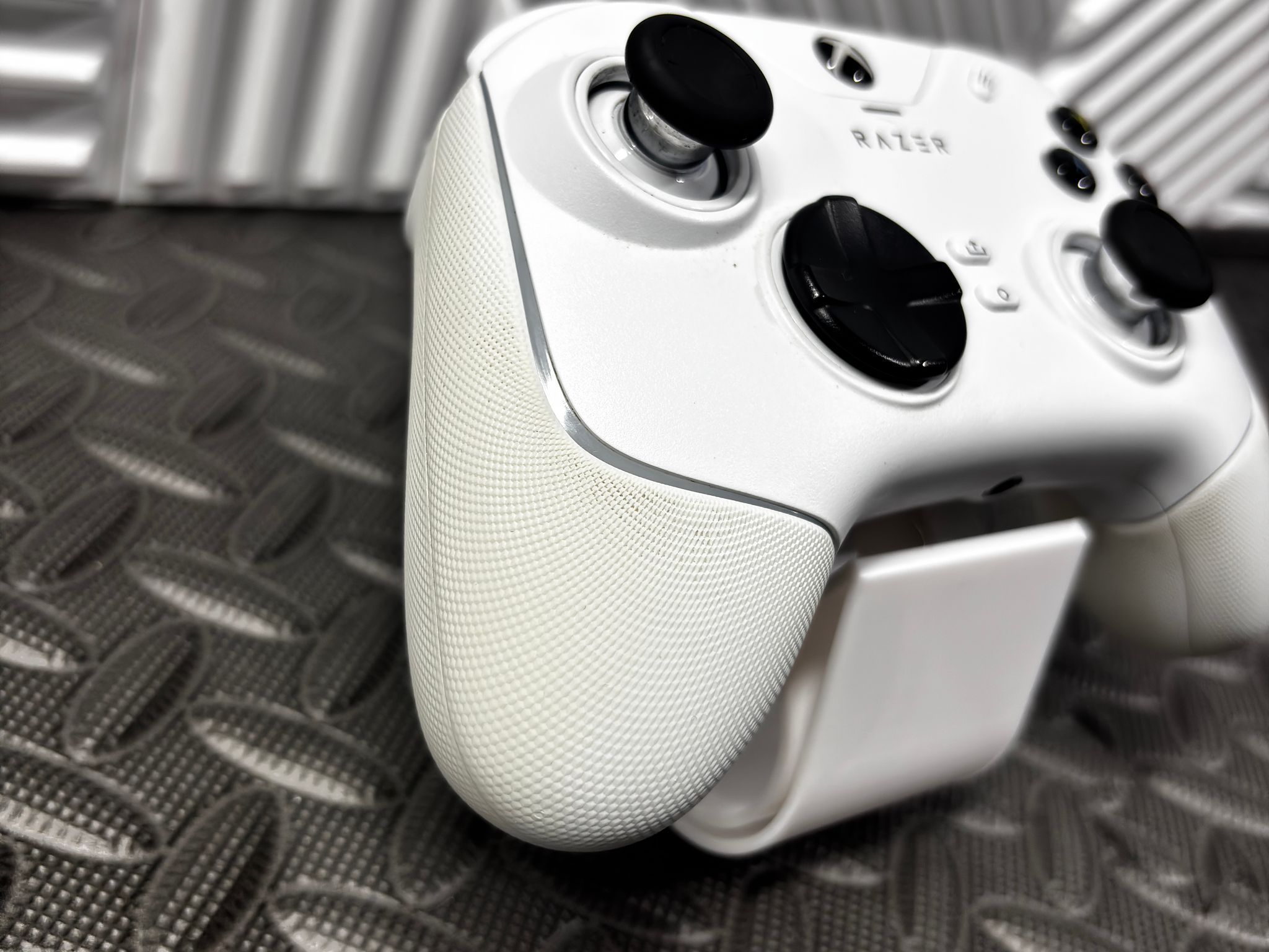 White Razer Wolverine V2 Chroma Controller | Xbox / PC | Tested Working