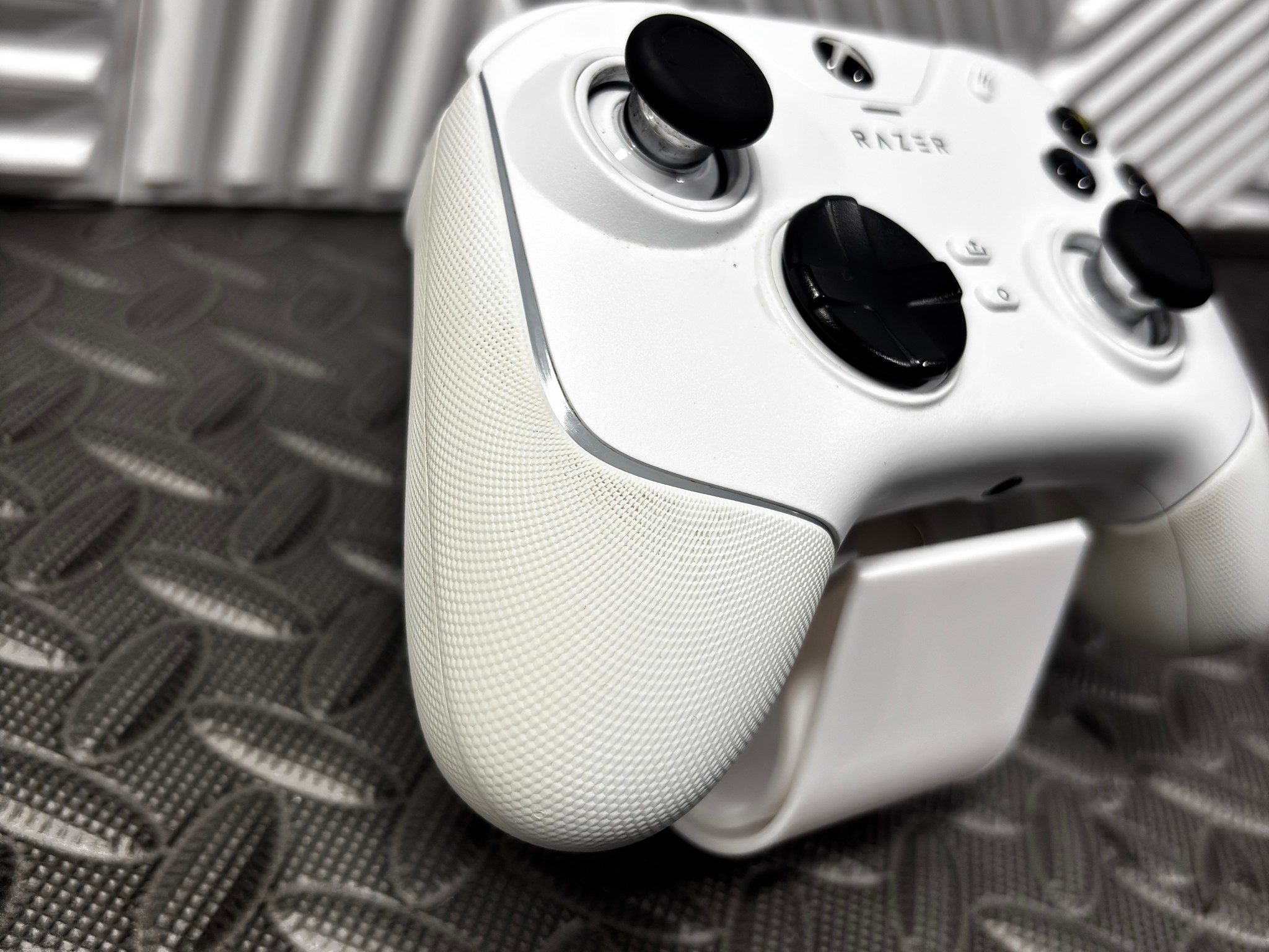 White Razer Wolverine V2 Chroma Controller | Xbox / PC | Tested Working