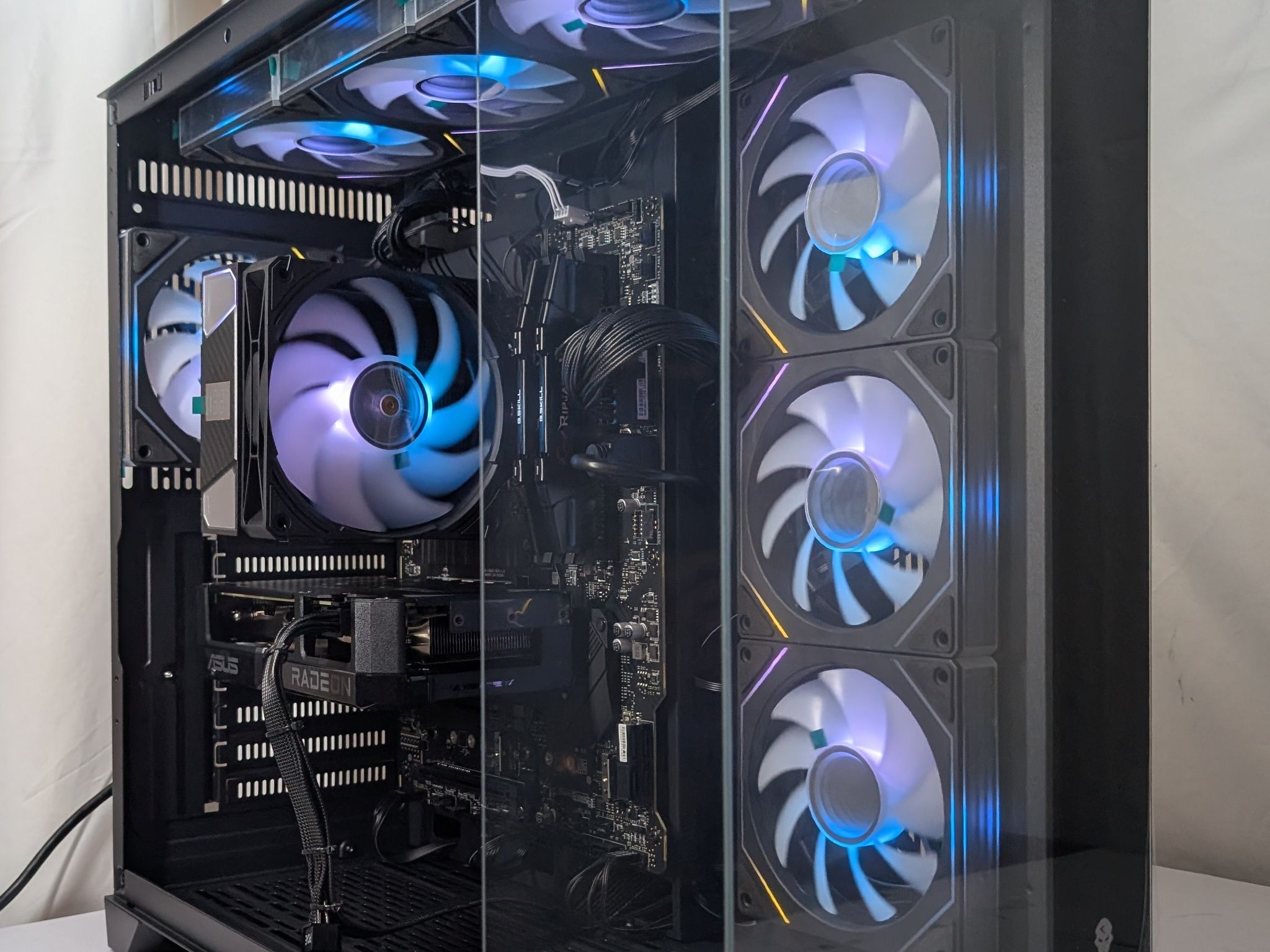 RX 9060XT 16GB | I7 12700KF | 1TB NVME | 32GB DDR4 | 750W