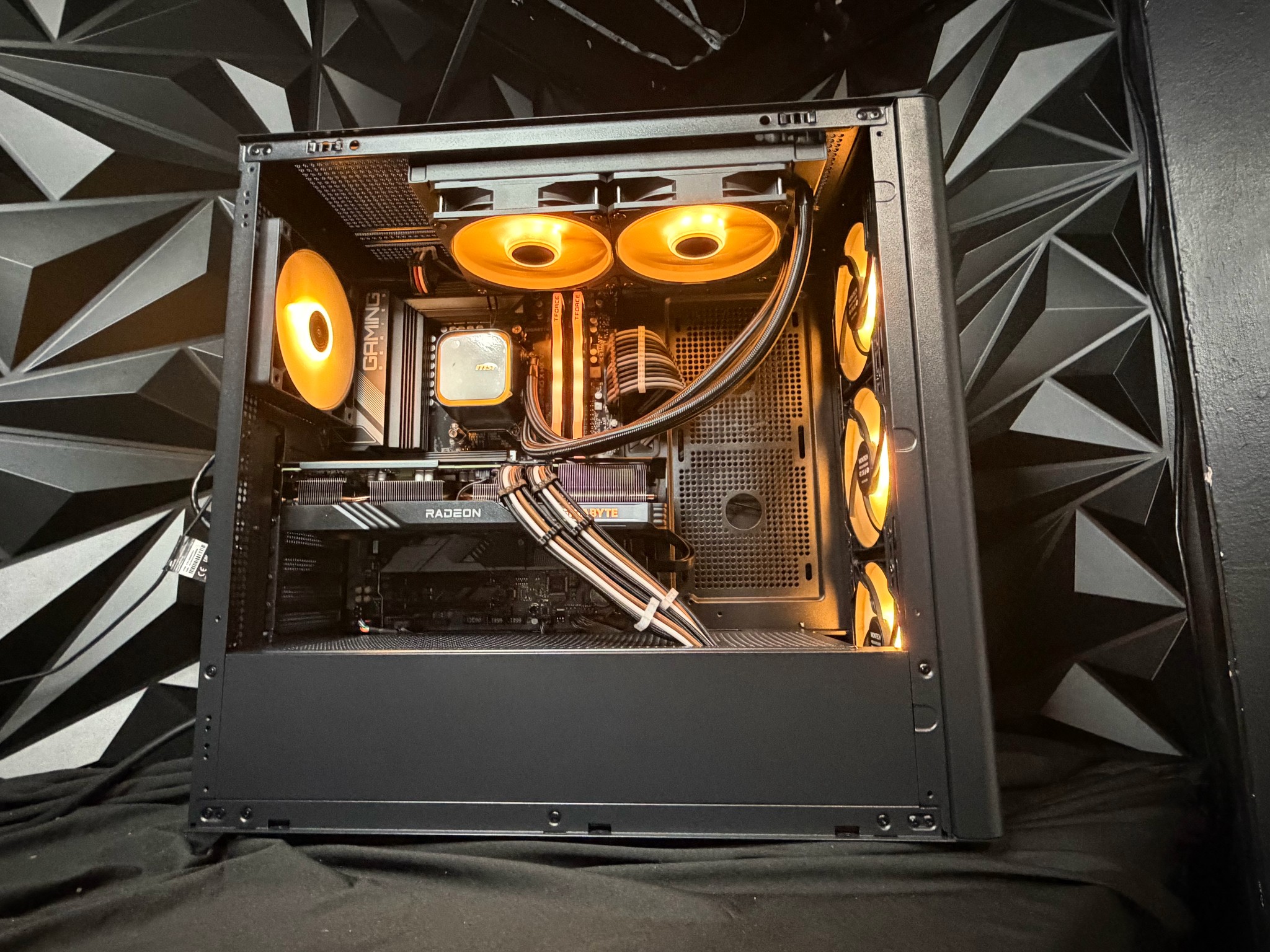 🌑🌲 MIDNIGHT WOOD 76 🌲🌑Ryzen 5 7600X| RX 7600XT 16 GB | 16 GB DDR5| 1.5 TB NVMe| 650W PSU