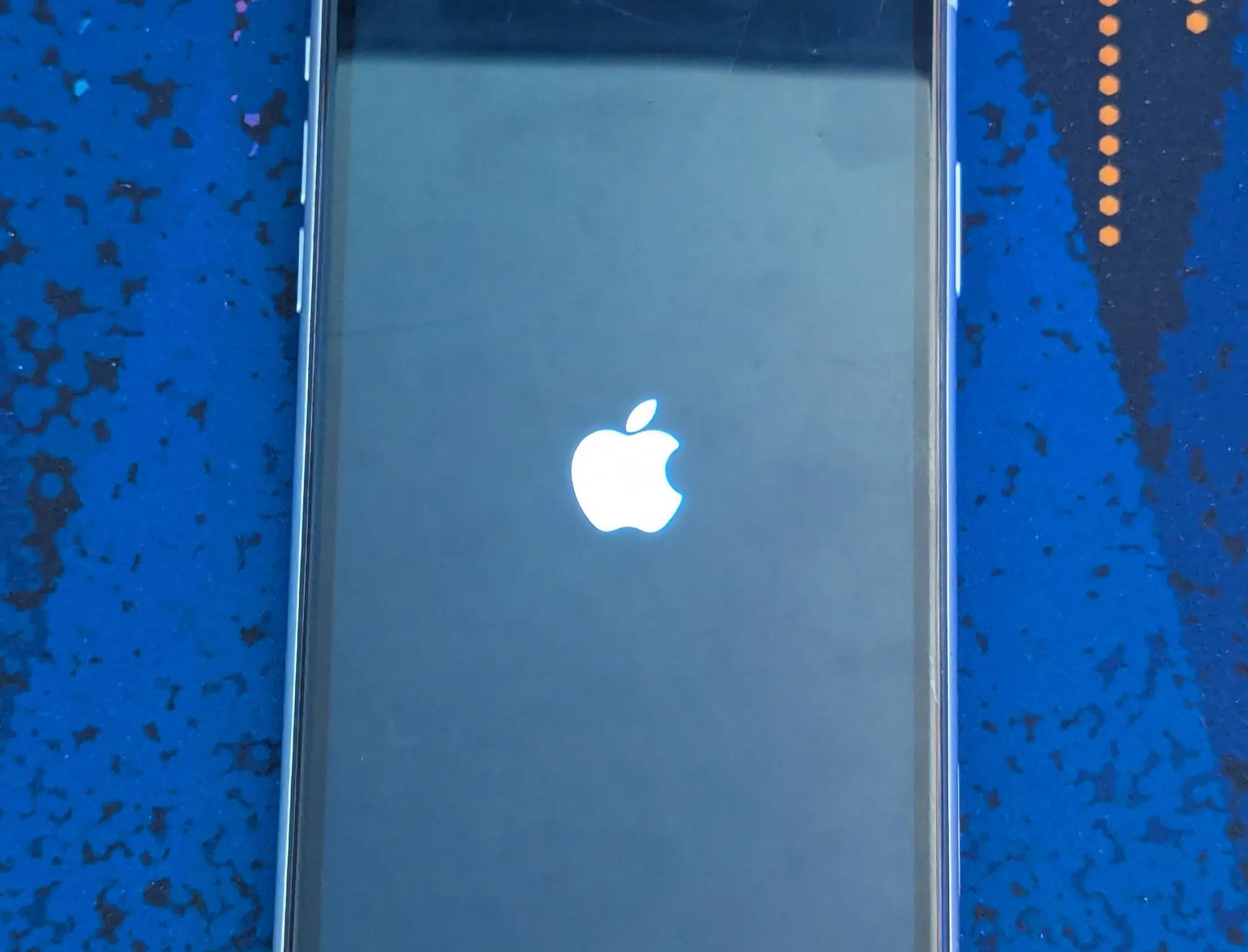 iPhone 11 - 64 GB - White - Verizon