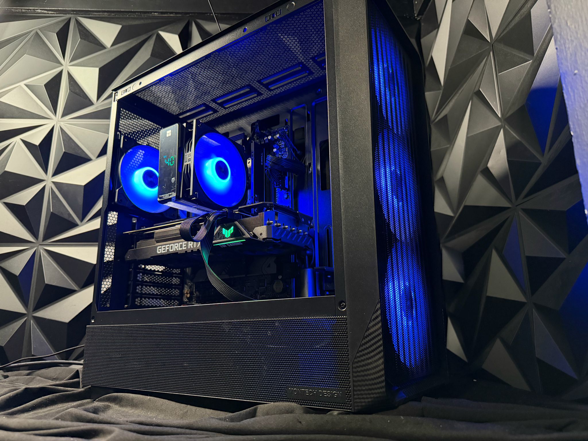 🖤🔥 BLACK CARBON 🔥🖤 Ryzen 5 7600X| RTX 3070Ti| 1 TB NVMe| 16 GB DDR5| 650W PSU