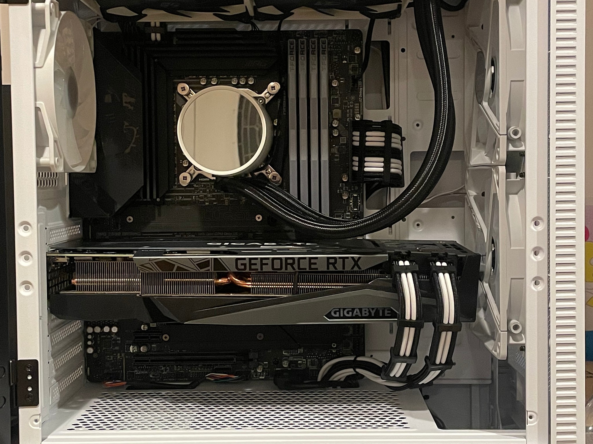 Antec NX410 white 3080ti i9-11900kf