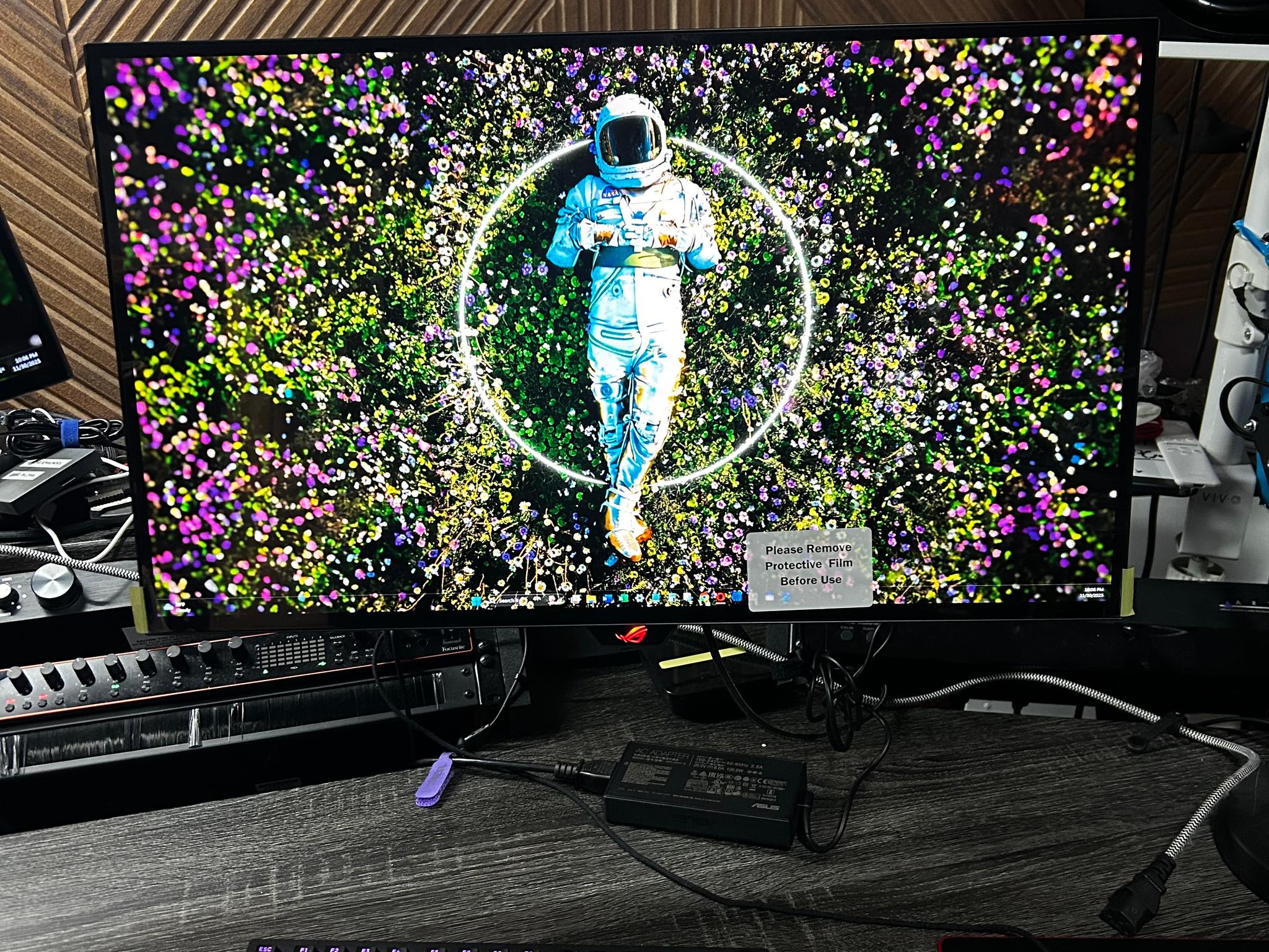 ASUS ROG 27" OLED (480hz Refresh Rate) 2K 2560x1440 (0HRS USED) (CYBER MONDAY DROP)