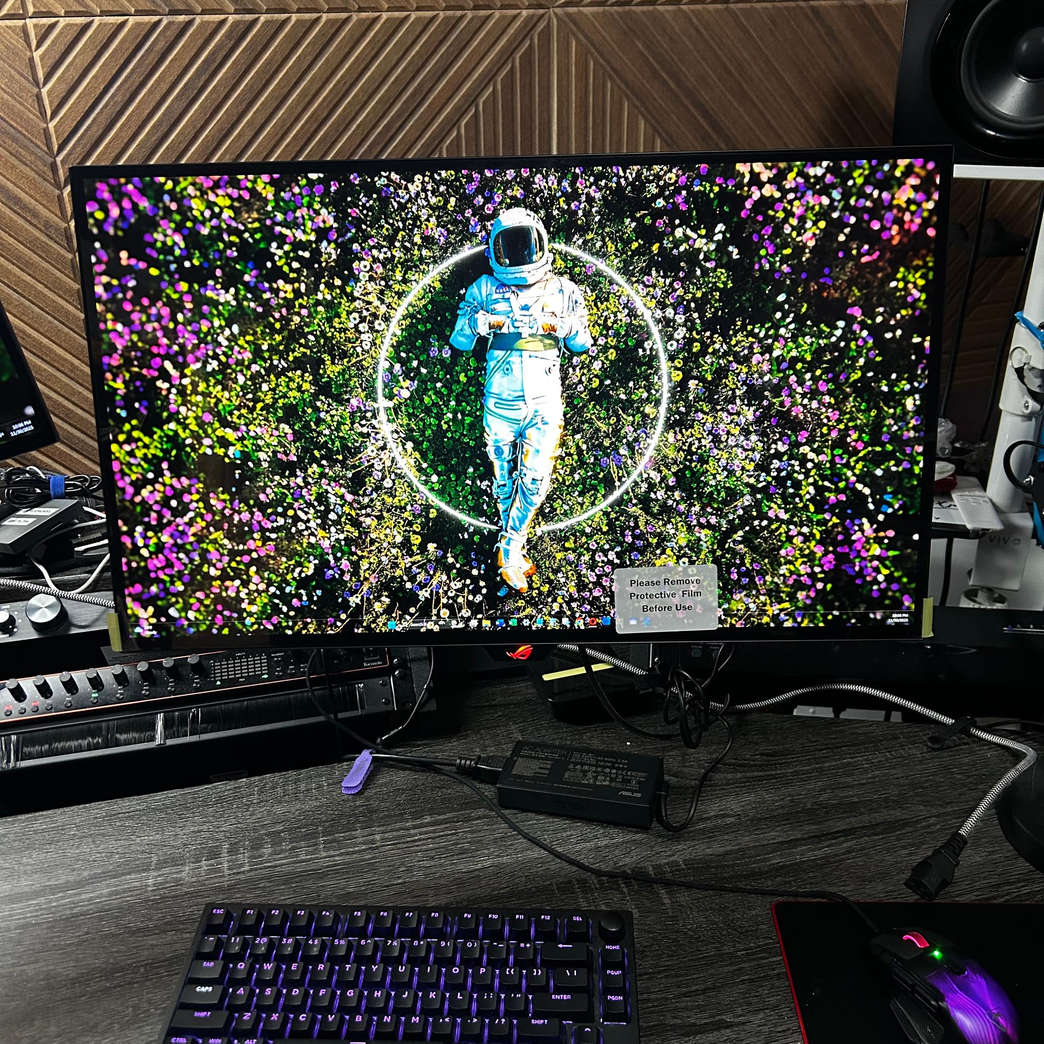 ASUS ROG 27" OLED (480hz Refresh Rate) 2K 2560x1440 (0HRS USED) (CYBER MONDAY DROP)