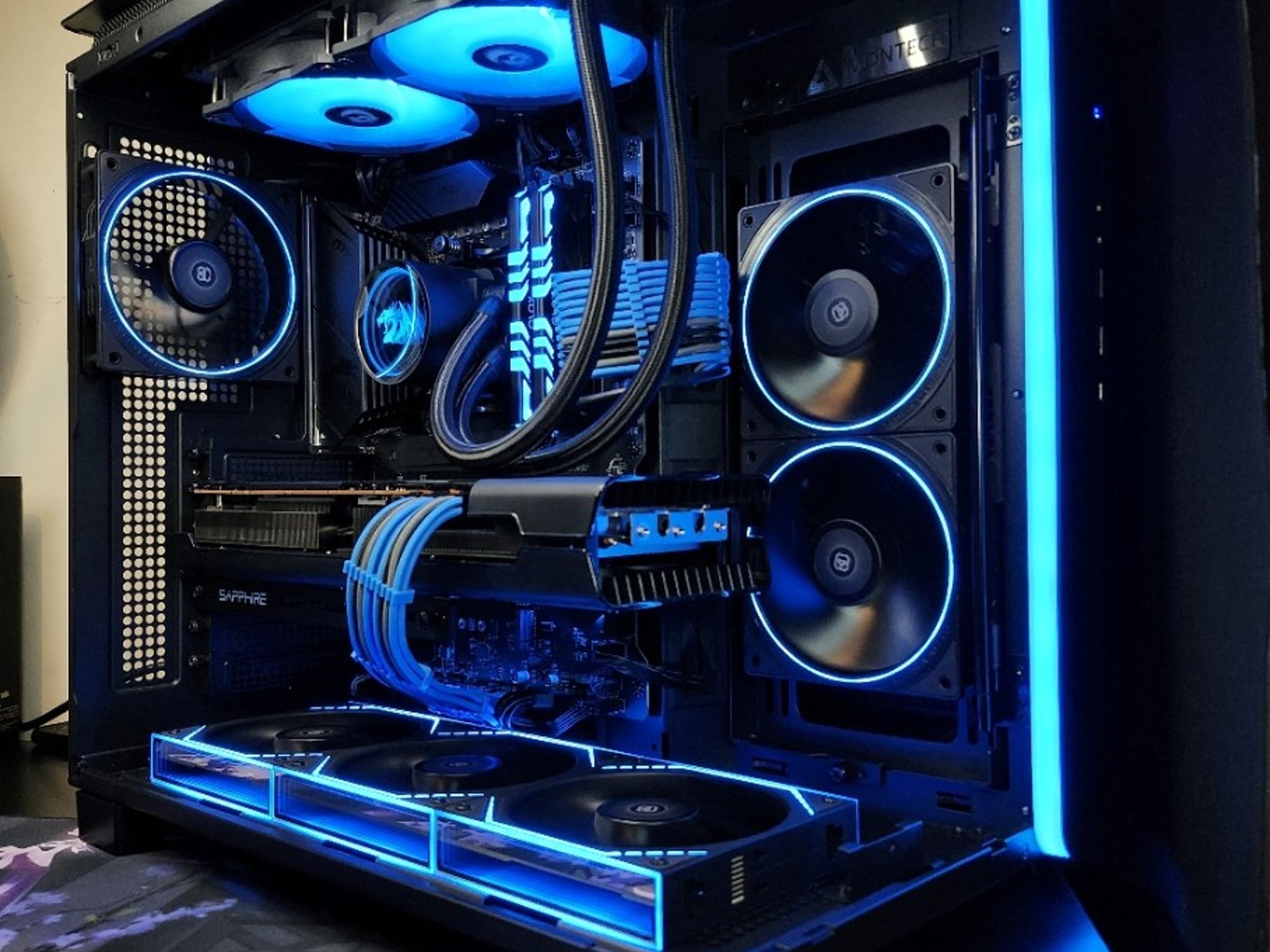 Tron Legacy Dark Gaming - Ryzen 7 5700X3D | RX 6800