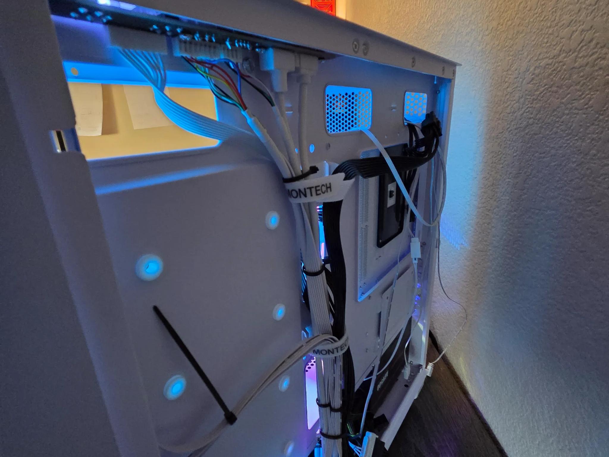 Aesthetic frost white gaming pc !(NEW)!