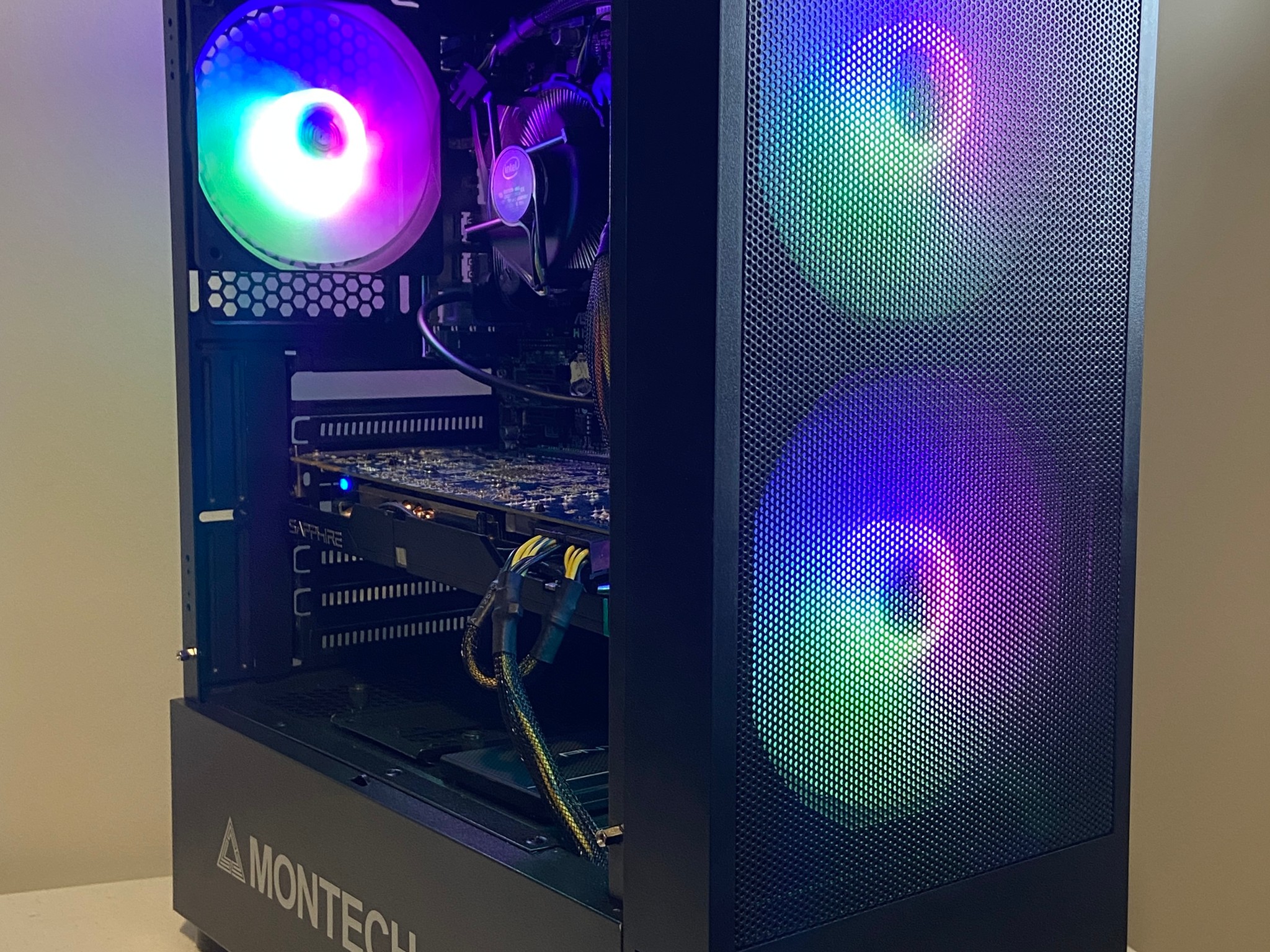 The Budget BEAST Gaming PC (i3 7100, R9 280x)