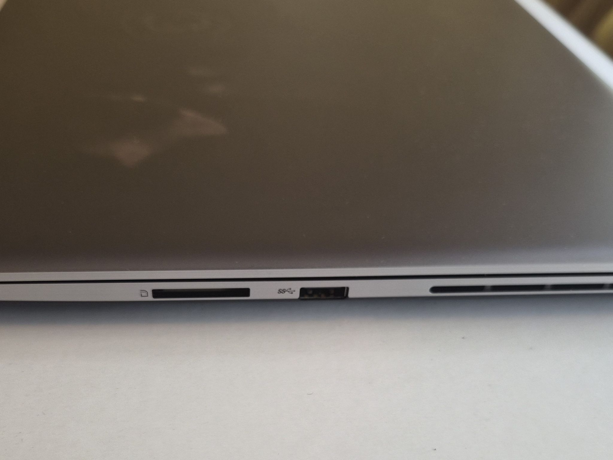 MSI Creator Z16 A13 HX Studio 16" Touchscreen Laptop (Lunar Gray)