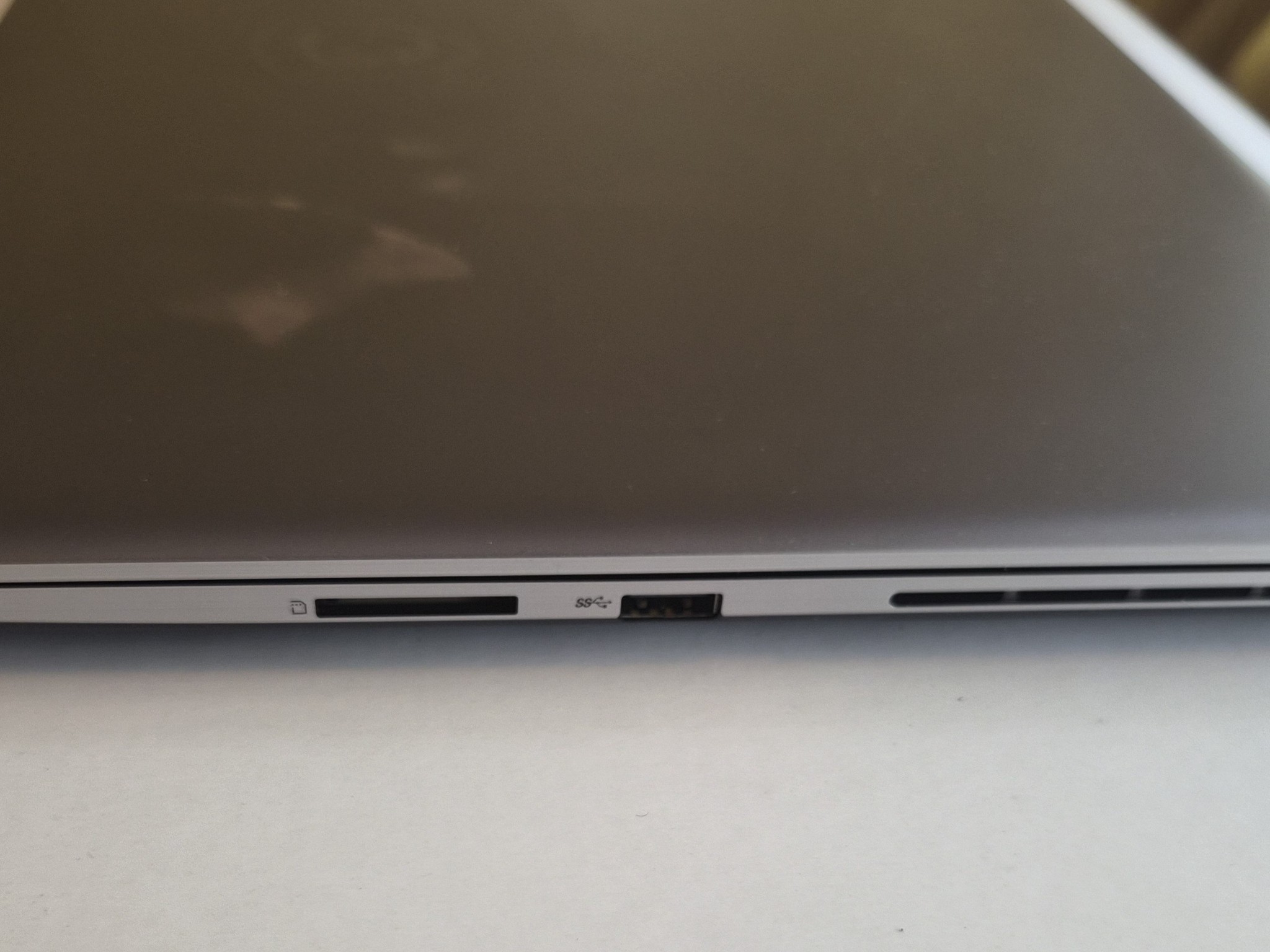 MSI Creator Z16 A13 HX Studio 16" Touchscreen Laptop (Lunar Gray)