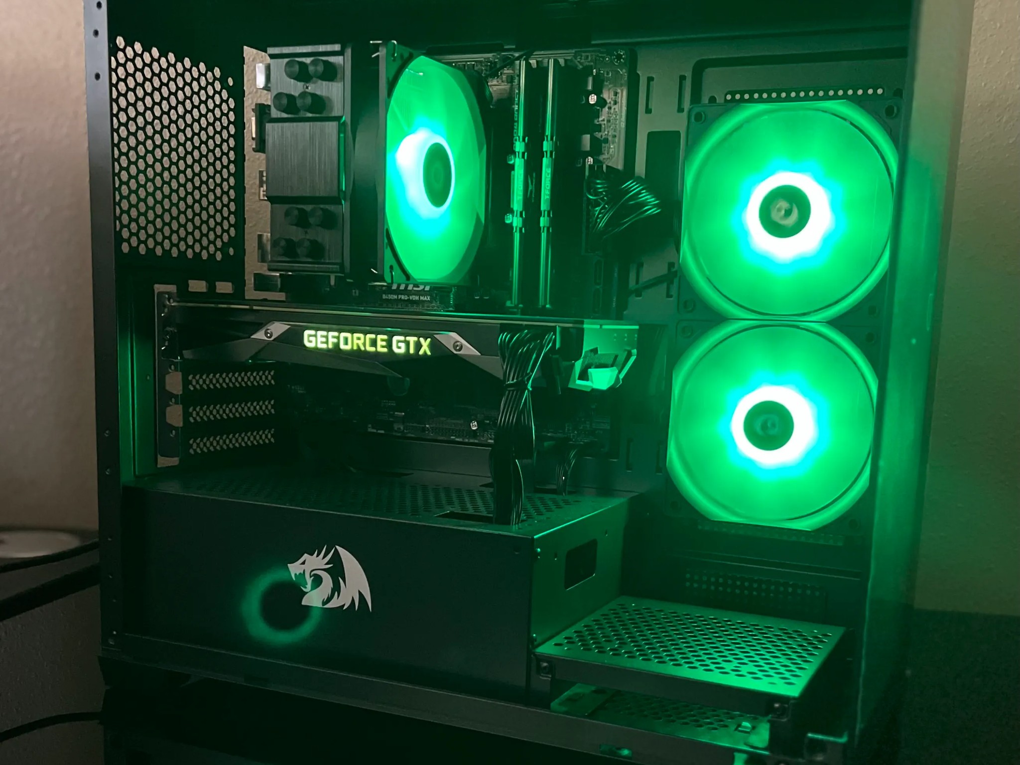 Ryzen 7 2700X| GTX 1080TI 11GB| 16GB RAM|500GB m.2|
