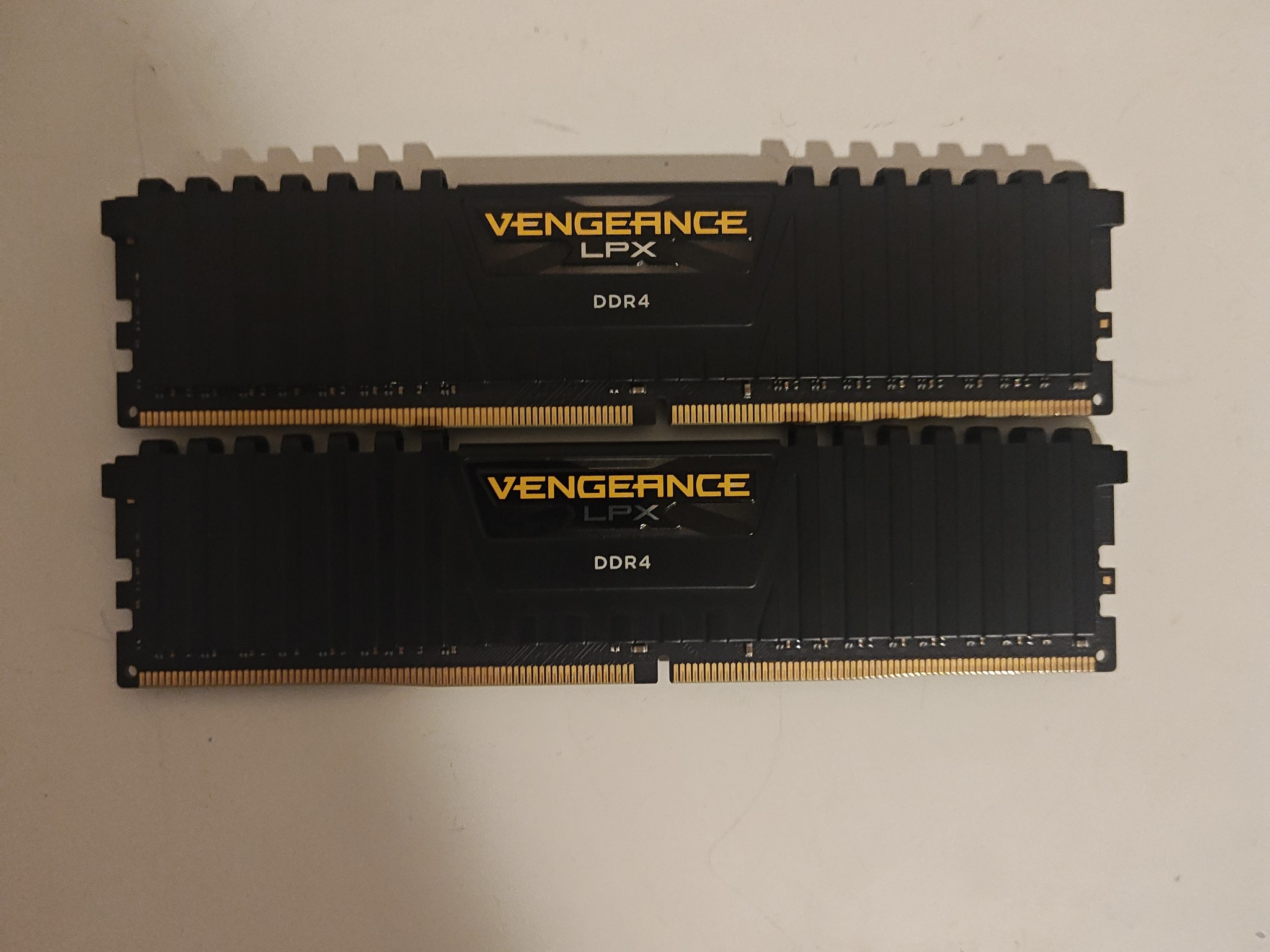 32GB Corsair LPX 2666