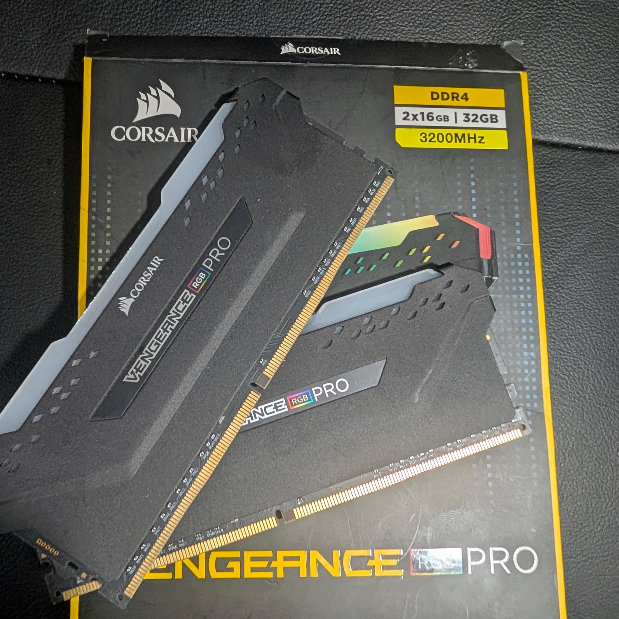 32gb Corsair Vengeance RGB Pro **DDR4** 3200mhz