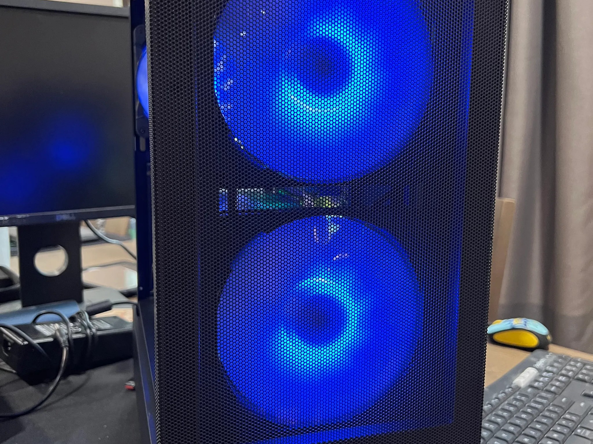 Tusker Build 5736 AMD 5700XT 3600