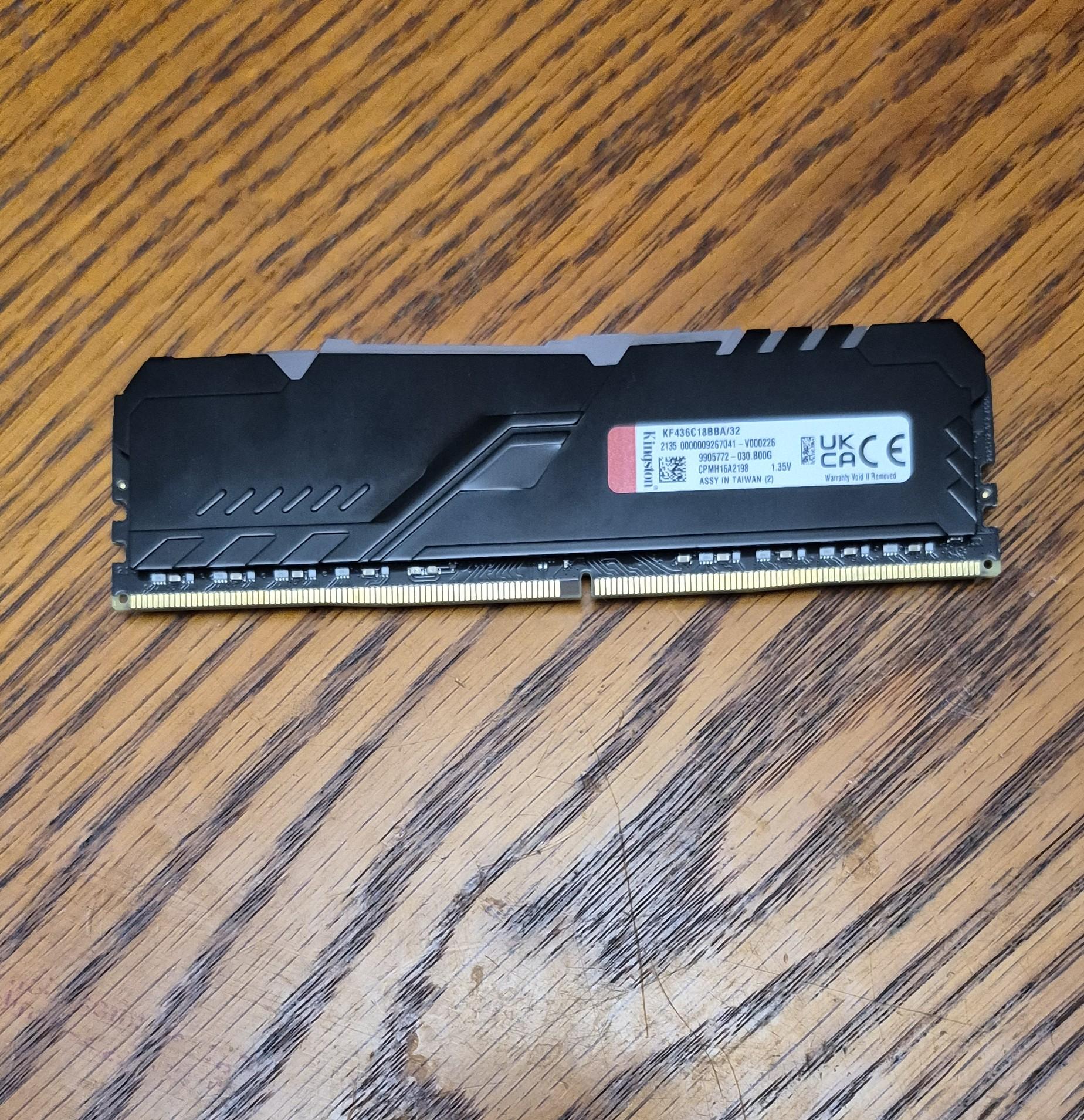 Bundle Gaming Gigabyte X570 Board, Ryzen 9 5950X, Kingston Fury 32GB RAM, Power Color RX580 8GB GPU