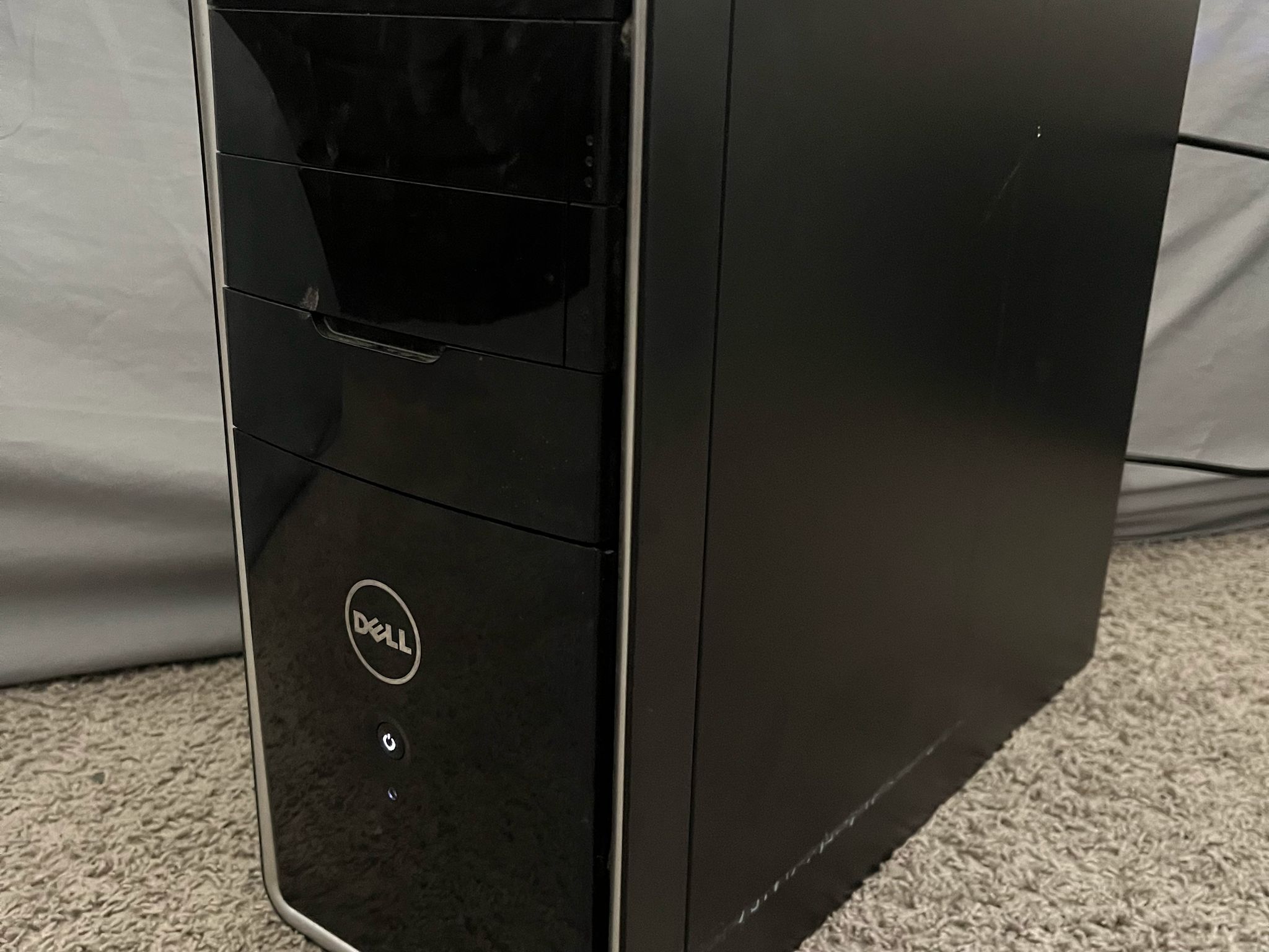 READ DESCRIPTION | SLEEPER GAMING PC | I7-8700, RX 6600, 1.25TB SSD+HDD, 16GB RAM