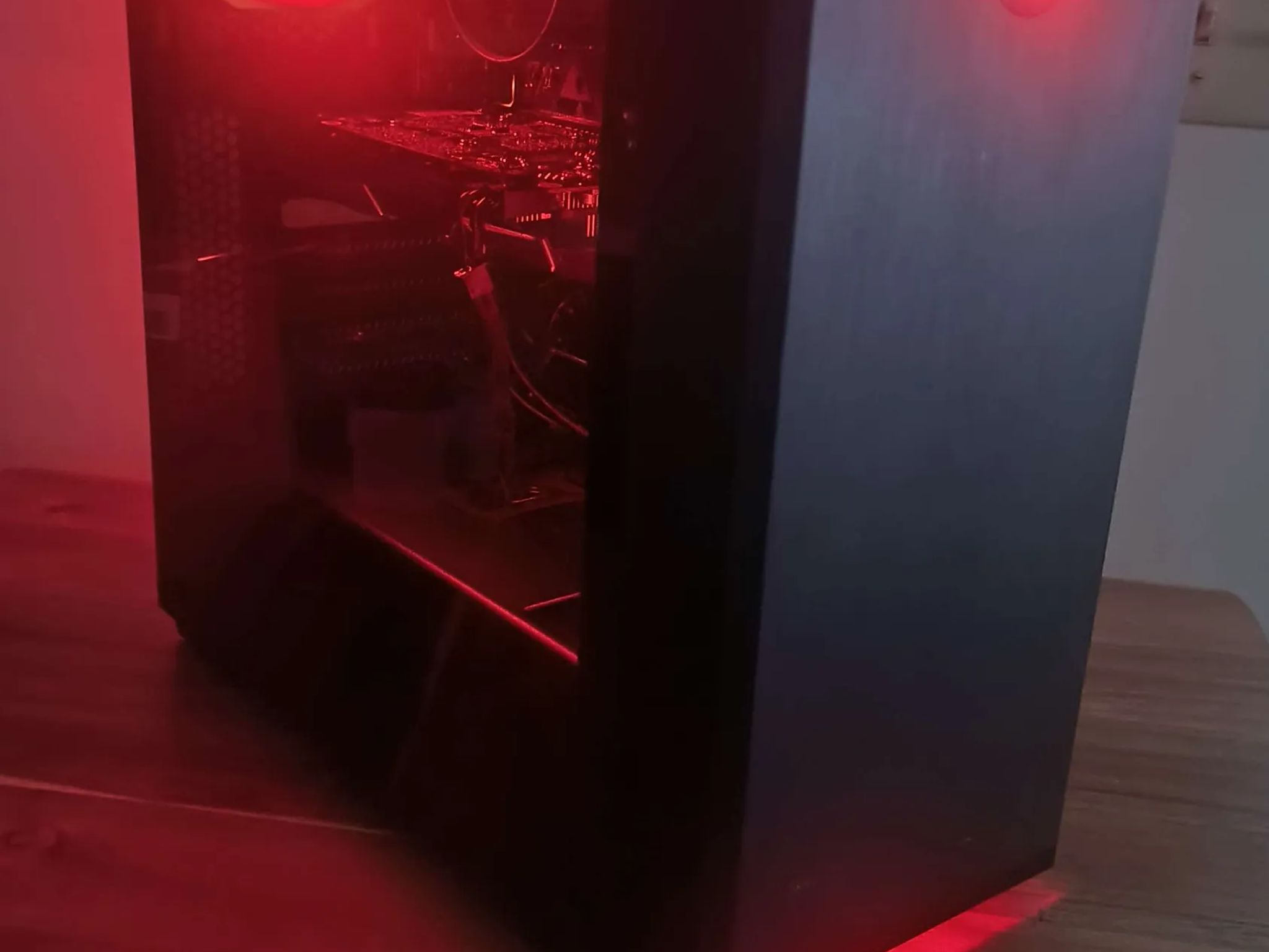 The Hammer ~ I5-9400F ~ GTX 1060 6GB ~ 16GB DDR4 3200Mhz ~ 256GB SSD ~ 2, 500GB HDD ~ ARGB