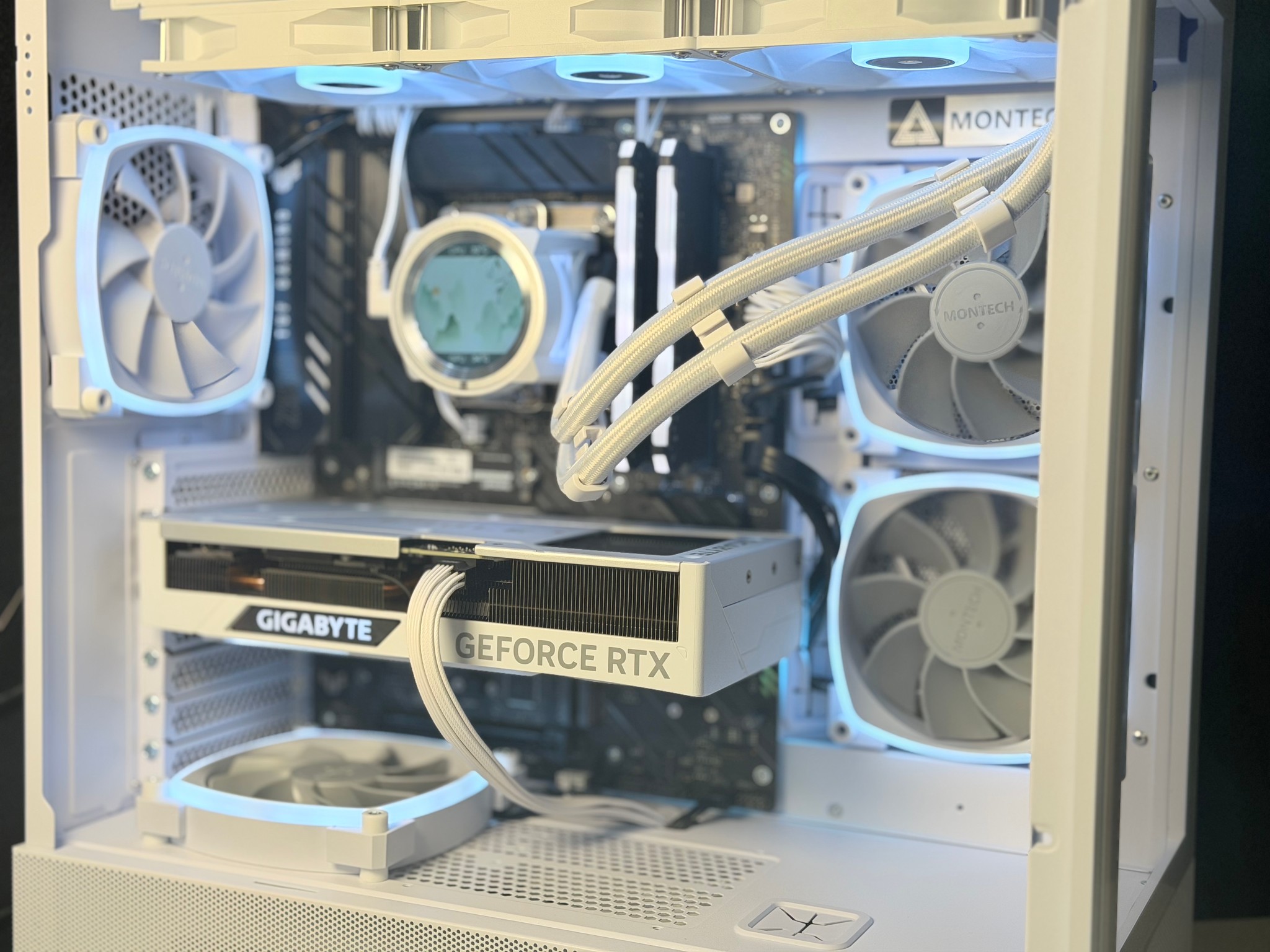 🤍❄️ Snow Day | i9-12900K | RTX 4070 Super | 32GB DDR4 | 2TB Gen4 | 360mm LCD AIO ❄️🤍