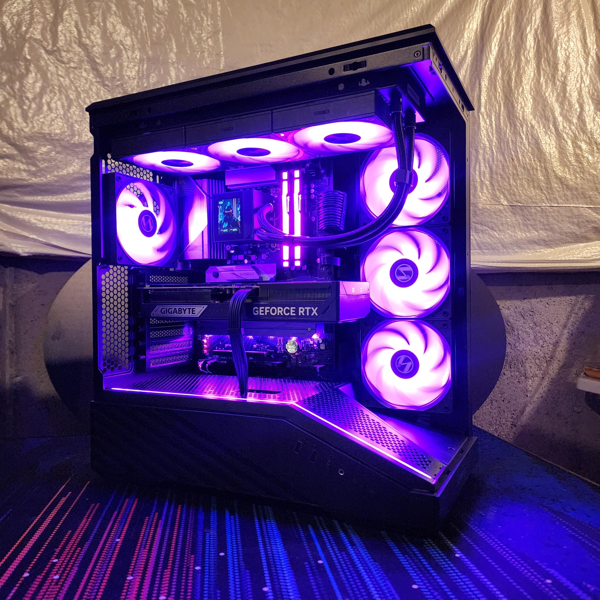 RTX 5070 Ti / Intel Core Ultra 9 285 / 32GB DDR5 RAM / 2TB NVMe